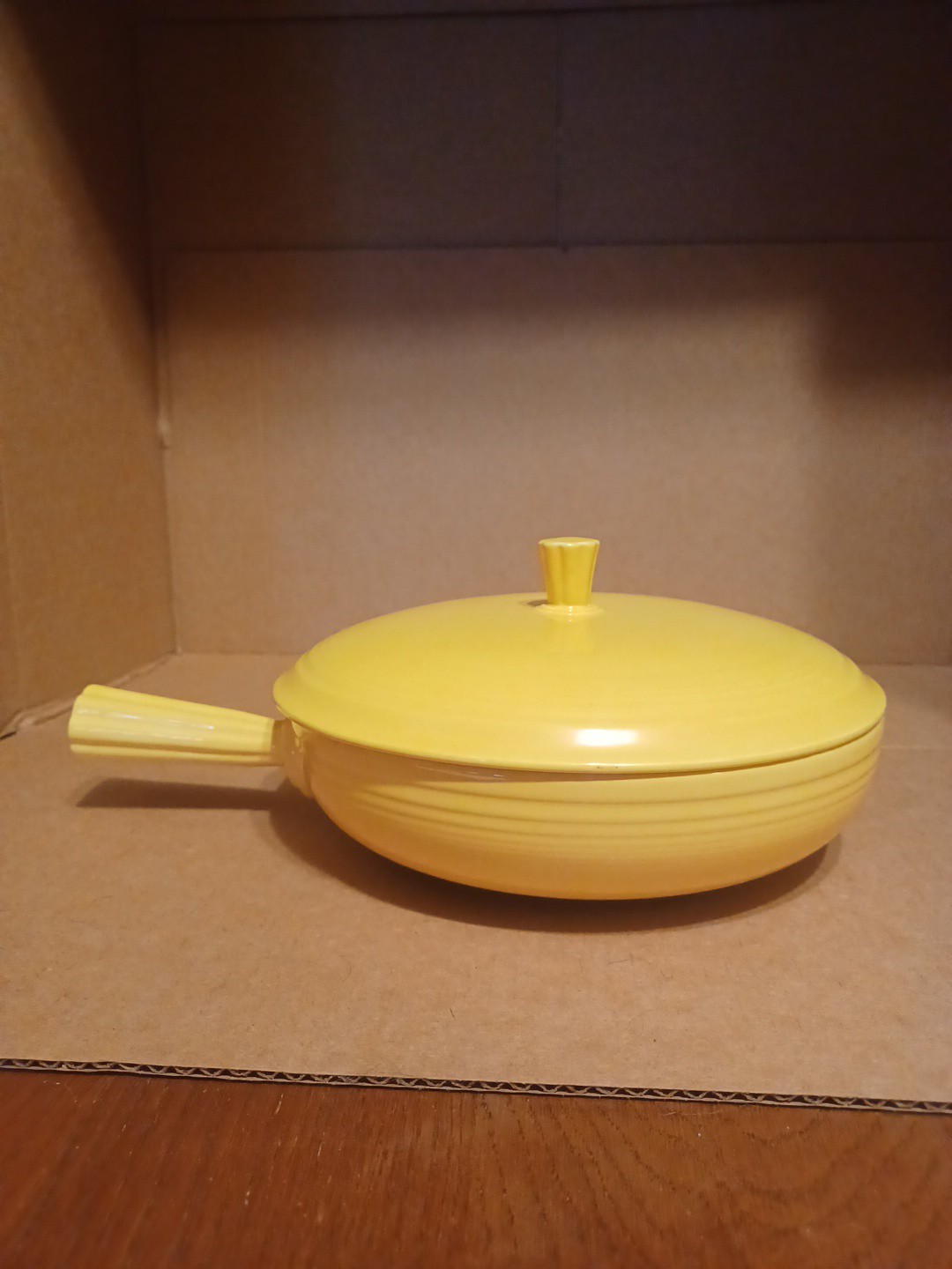 Vintage Fiestaware Orig Yellow French Casserole W/Lid. 1940-42. No Chips/Cracks. Vintage Fiestaware Orig Yellow French Casserole W/Lid. 1940-42. No Chips/Cracks.
