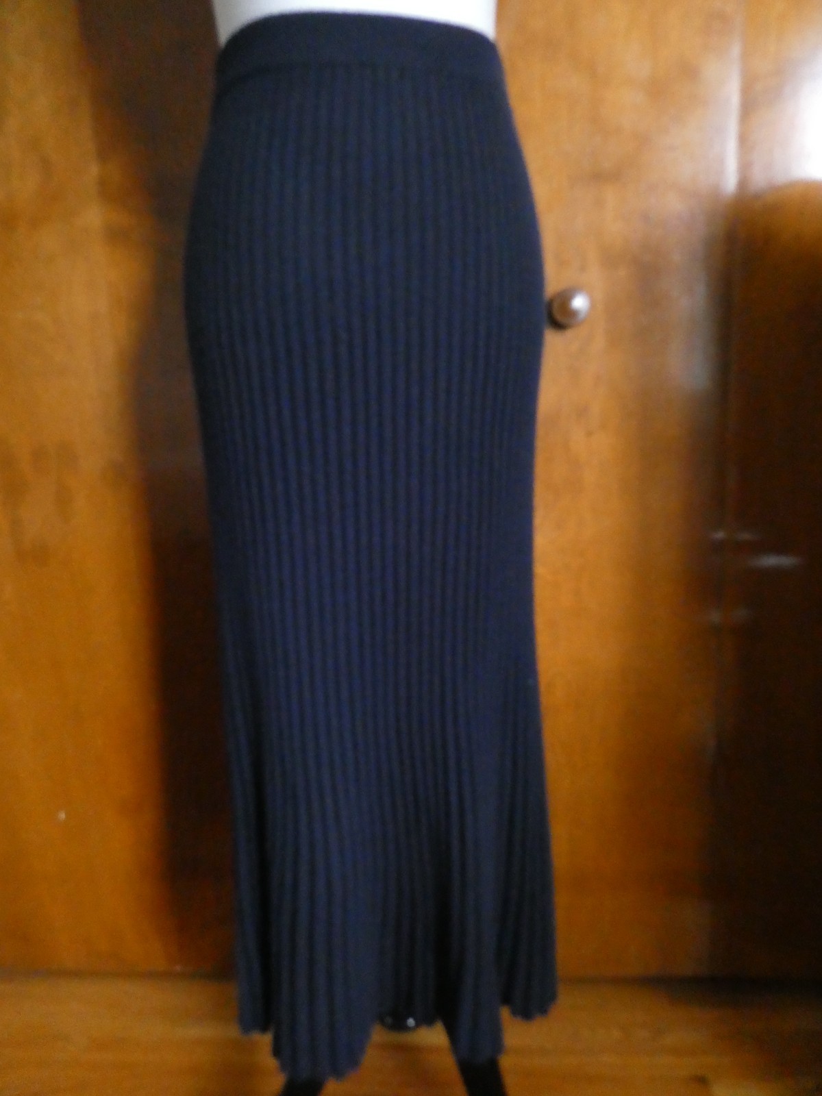 Bloomingdale's 100% Cashmere Navy Ribbed Knit Midi Skirt Size M XL $228 NWT