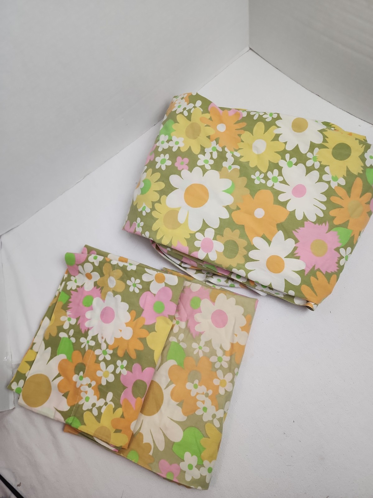 VTG 70s Fieldcrest Perfection Daisy Power Flower FTD Sheet FULL & 2 Pillowcases VTG 70s Fieldcrest Perfection Daisy Power Flower FTD Sheet FULL & 2 Pillowcases