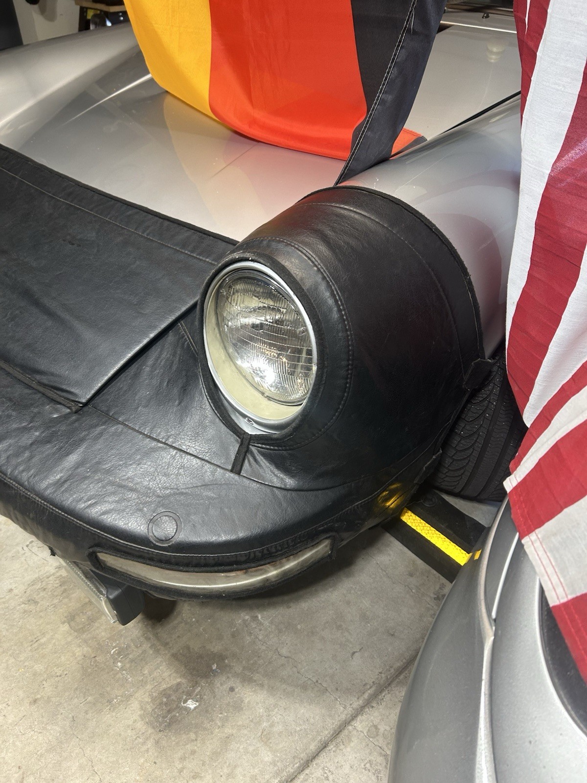 Colgan Custom Porsche 911 Front End Bra Black Vinyl G Body SC Line With Foglight Colgan Custom Porsche 911 Front End Bra Black Vinyl G Body SC Line With Foglight