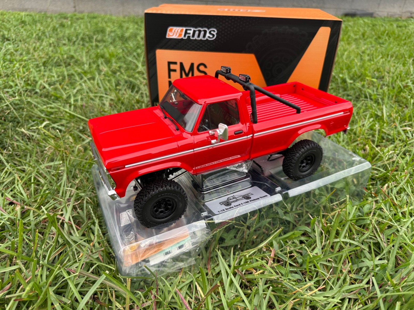 FMS FCX18II Ford F-100 1/18 RC Crawler, RTR RC Truck Hobbygrade RC Car 4WD Red