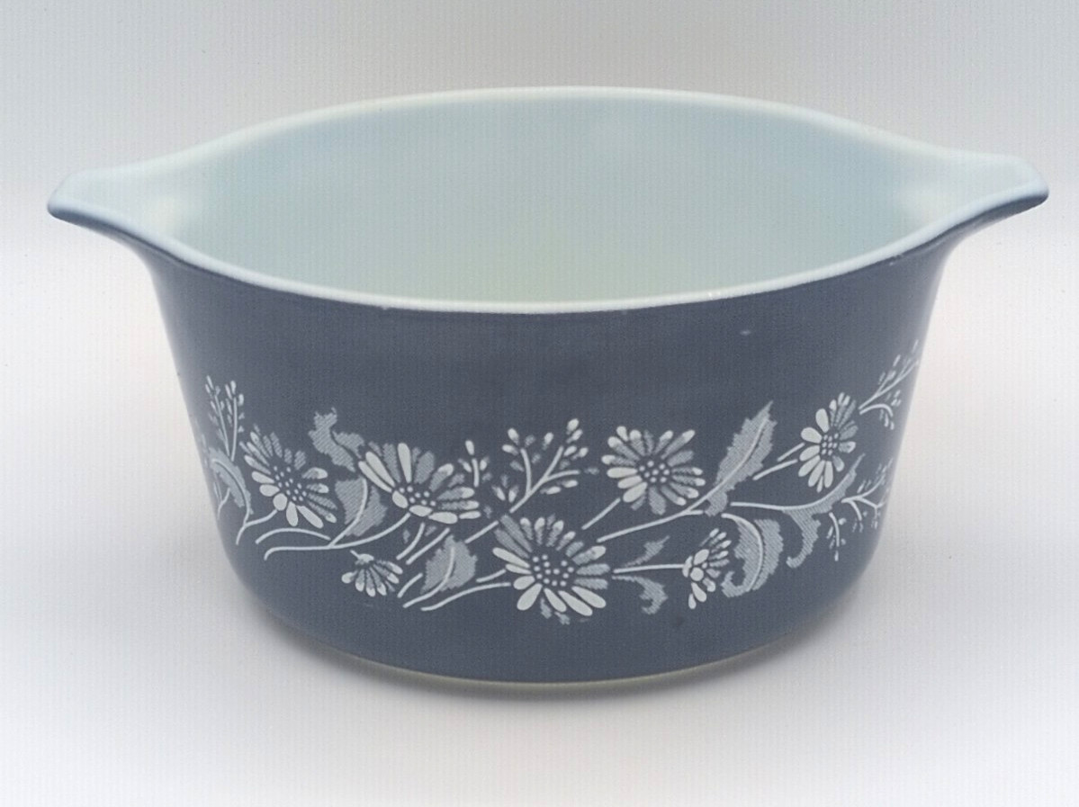 PYREX 475-B Vintage Blue Colonial Mist 2.5QT Casserole Dish (no lid) PYREX 475-B Vintage Blue Colonial Mist 2.5QT Casserole Dish (no lid)