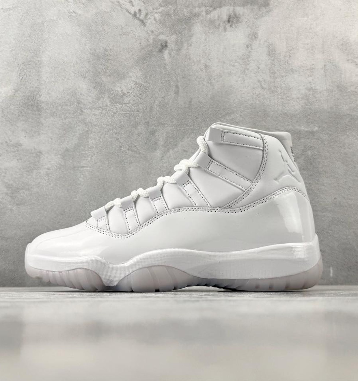 Men's Comme des Garçons x Air Jordan 11 Retro 'White' {IV7639-100} 🤍