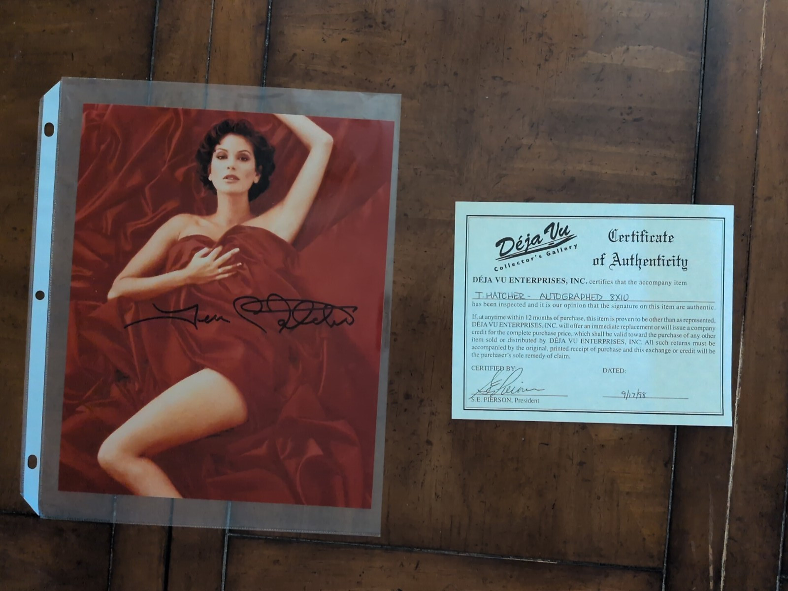 Teri Hatcher 8x10 Signed - Vintage Autograph - COA Included - Rare