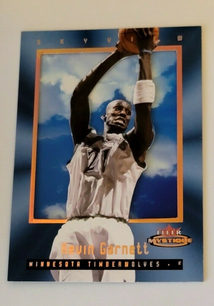 2003-04 Fleer Mystique SkyView #3SV Kevin Garnett /40 Rare Uncirculated Gold