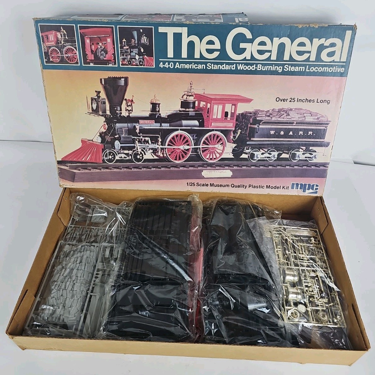 MPC The General 4-4-0 American Wood-Burning Steam Locomotive 1/25 Model Kit NOB