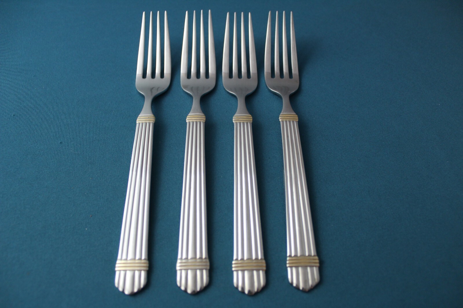 Wallace GOLD CHARDONNAY Dinner Forks (Set of 4) 18/8 Stainless China 7 3/4\ Wallace GOLD CHARDONNAY Dinner Forks (Set of 4) 18/8 Stainless China 7 3/4\