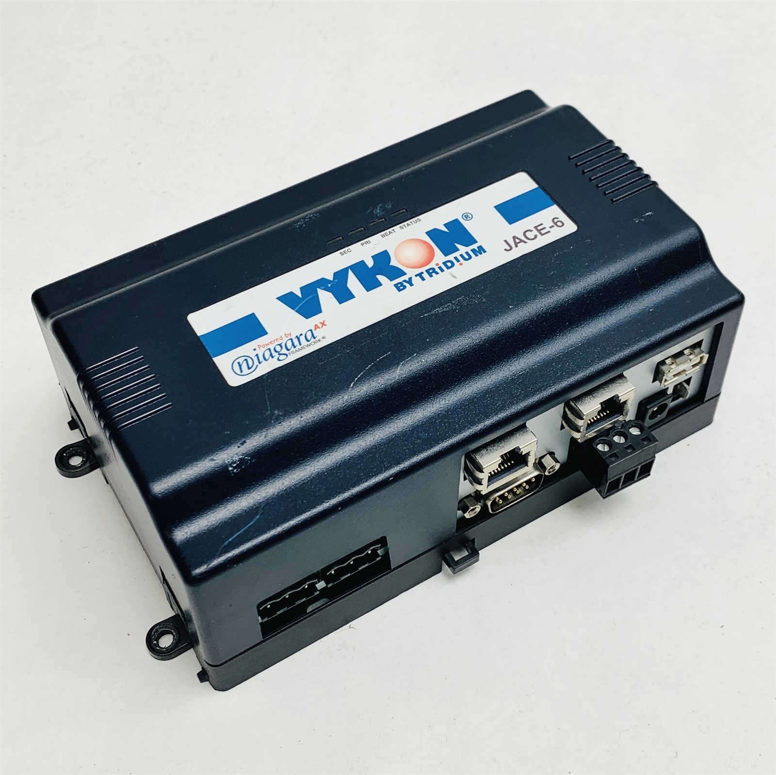 Vykon by Tridium JACE-601 Niagara AX BAS Controller BACnet Modbus Module 10820