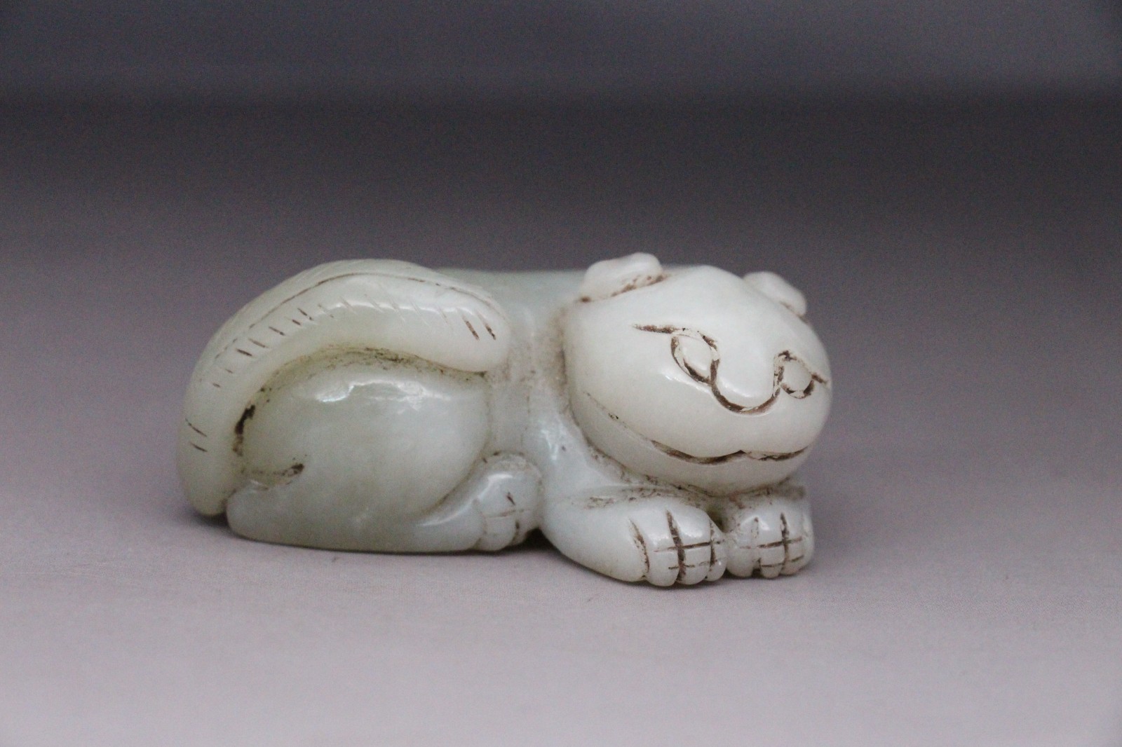 Chinese Old Beijing Hetian Jade Hand  Engraving Exquisite Beast Statue