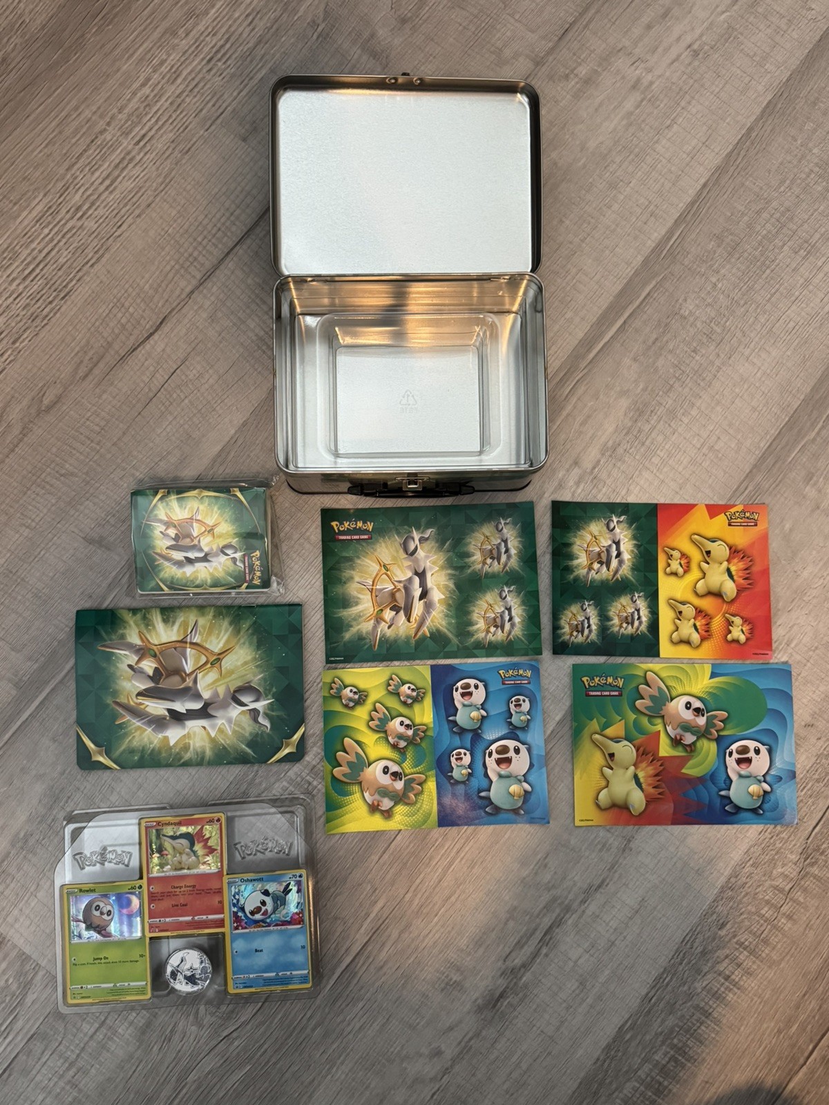 Opened Pokemon Spring 2022 Collector\'s Chest Arceus *No Packs* Opened Pokemon Spring 2022 Collector\'s Chest Arceus *No Packs*