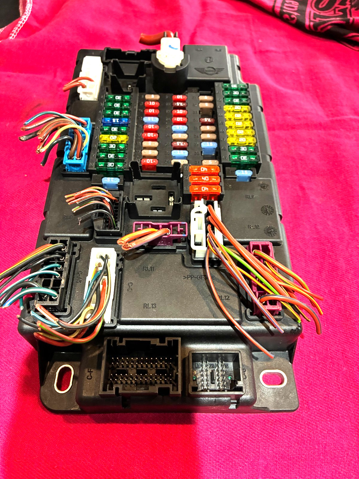 11-16 OEM MINI Countryman R60 Fuse Box Module 6135 9812535 11-16 OEM MINI Countryman R60 Fuse Box Module 6135 9812535