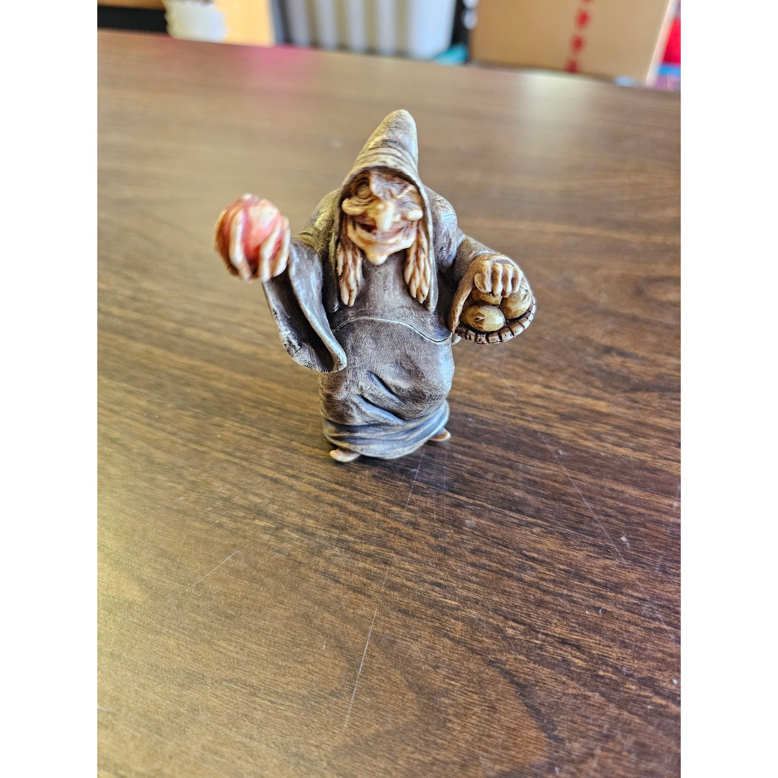 Disney Harmony Kingdom Snow White Old Hag Evil Queen One Bite Figurine Box Disney Harmony Kingdom Snow White Old Hag Evil Queen One Bite Figurine Box