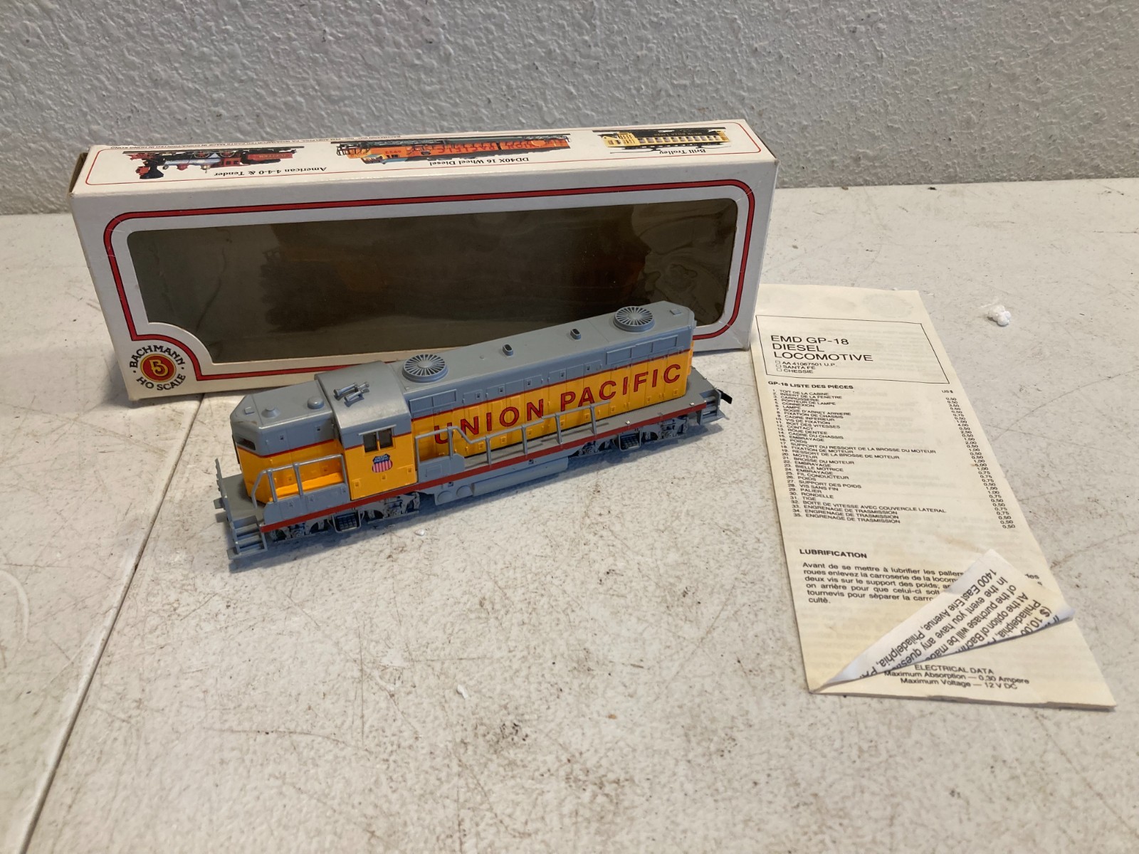 Bachman EMD GP- 18 Diesel Locomotive Union Pacific HO scale