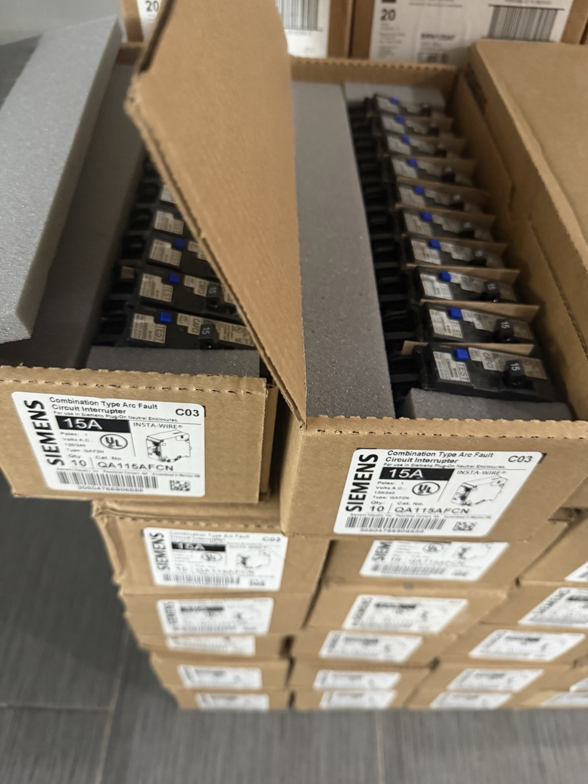 Lot Of 10 Siemens QA115AFCN 15A Amp AFCI Plug On Neutral Box Of 10 Breaker Lot Of 10 Siemens QA115AFCN 15A Amp AFCI Plug On Neutral Box Of 10 Breaker