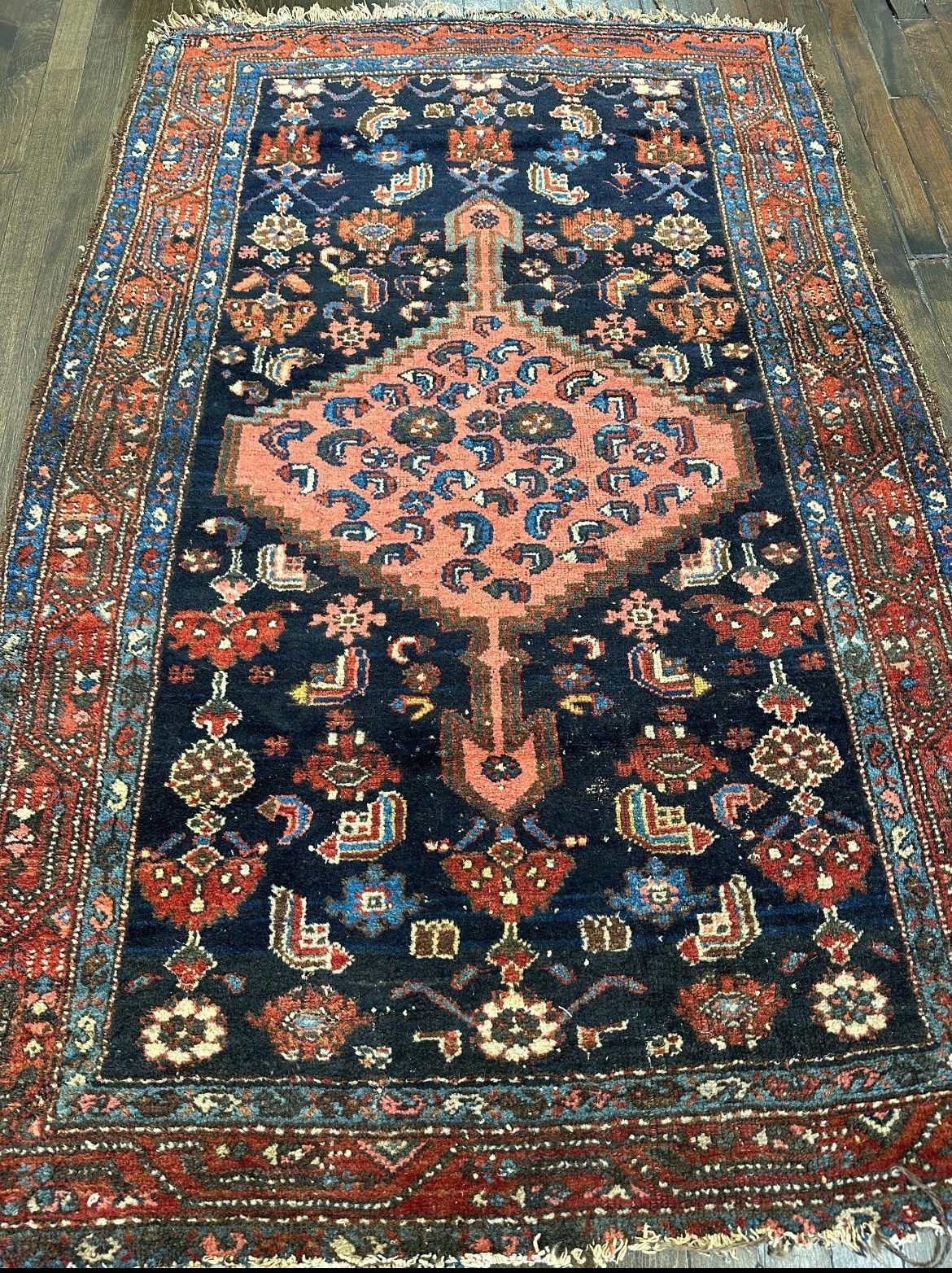 Antique LILIHAN Rug c.1920 Gorgeous Vegetable Dye Colors Great Condition 3’5x5’3 Antique LILIHAN Rug c.1920 Gorgeous Vegetable Dye Colors Great Condition 3’5x5’3