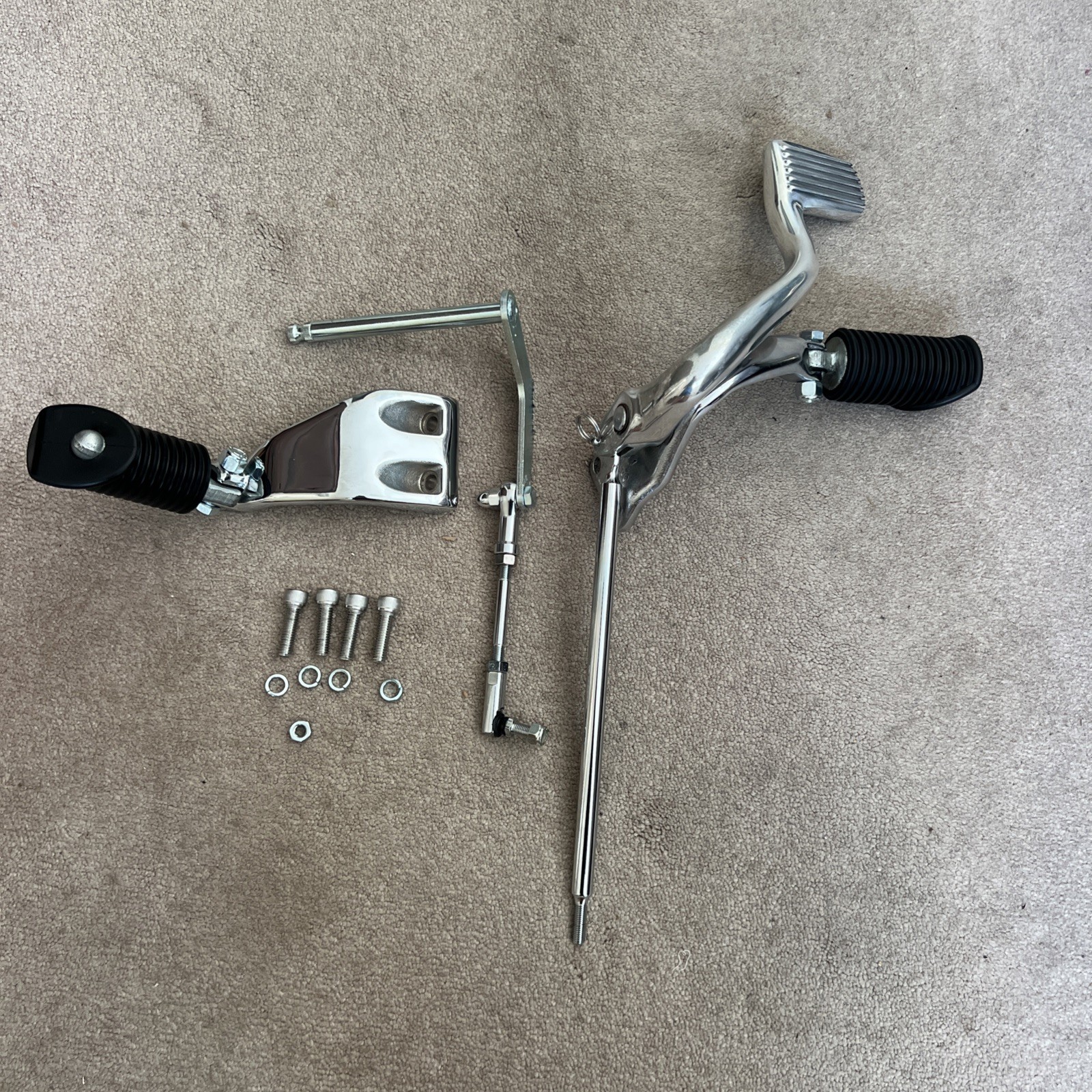 1991 - 2005 HARLEY DAVIDSON DYNA OEM CHROME MID CONTROLS WITH MOUNTING HARDWARE