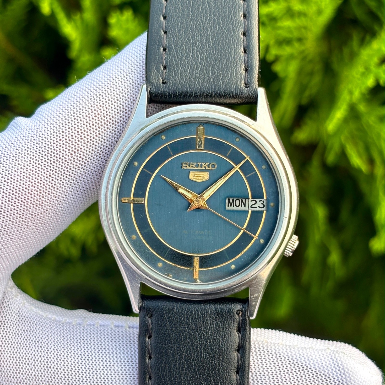 Vintage Seiko 5 Automatic Oceanic Blue Radiance Dial Japan Men's Watch Cal. 7009