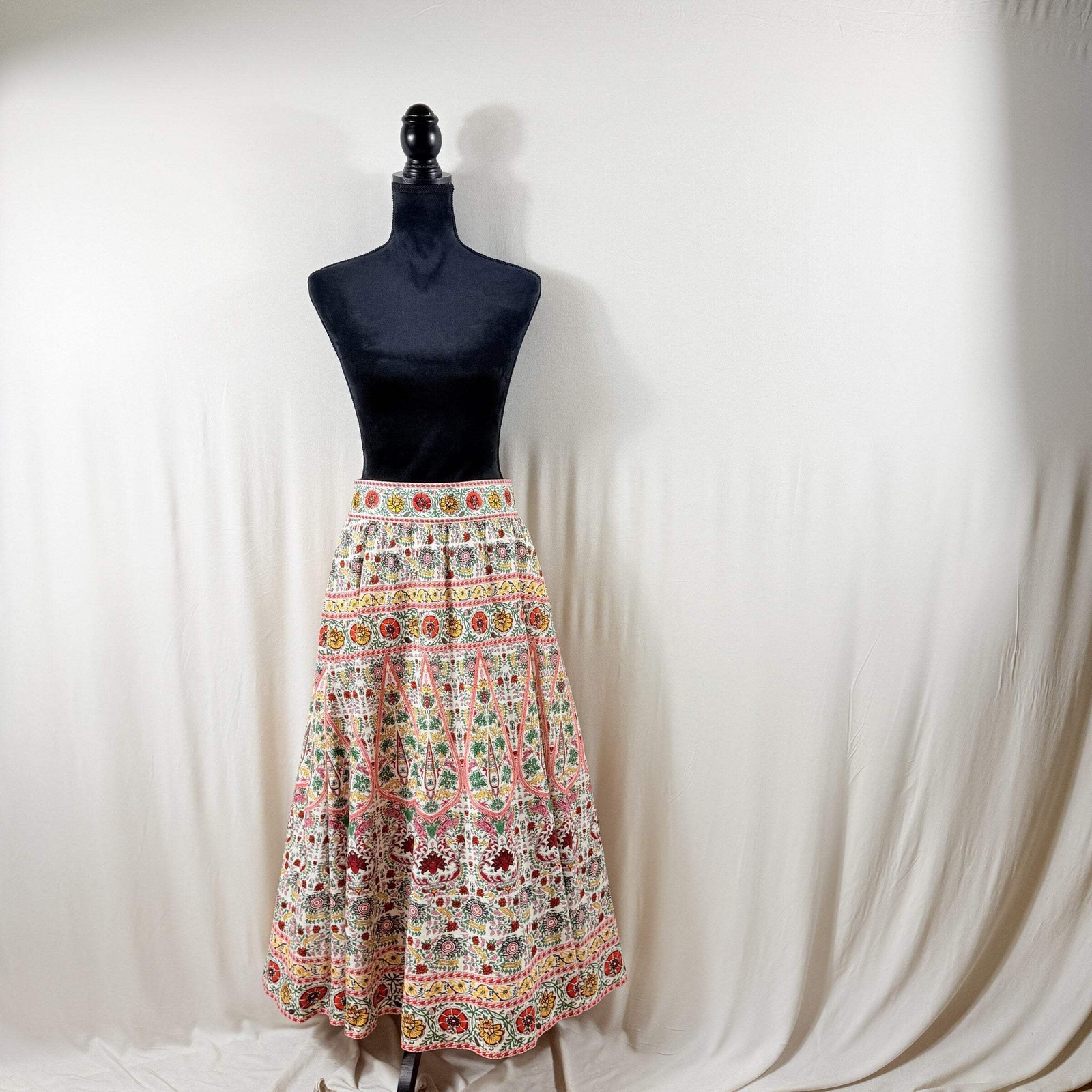 Alice + Olivia Earla Floral Midi Skirt