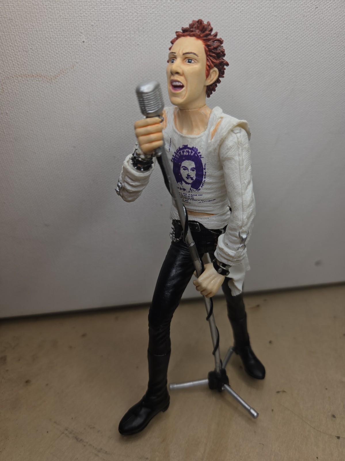 Sex Pistols Johnny Rotten Figurine Unboxed 