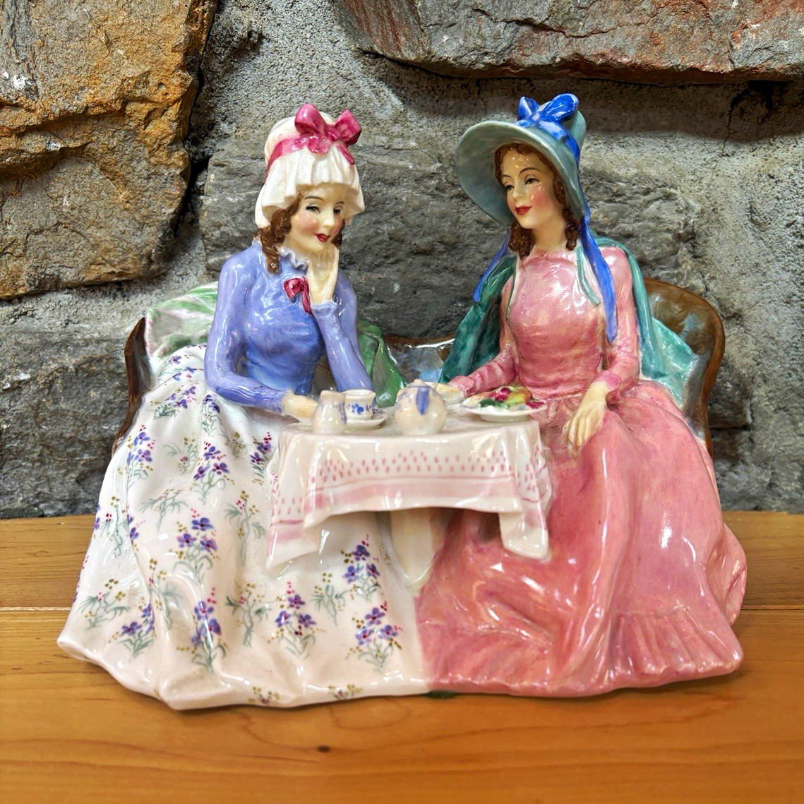 Royal Doulton Afternoon Tea Bone China Women Figurine HN1747 English 6in Royal Doulton Afternoon Tea Bone China Women Figurine HN1747 English 6in