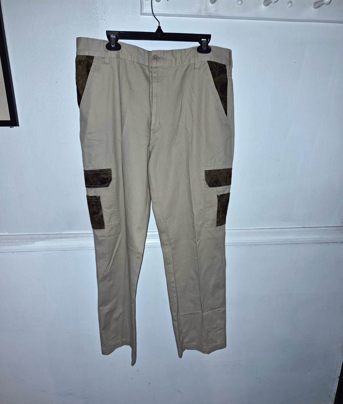 Reel Legends Men\'s Beige Canvas Cargo Pants 38x32 Straight Leg Heavy Duty Zip