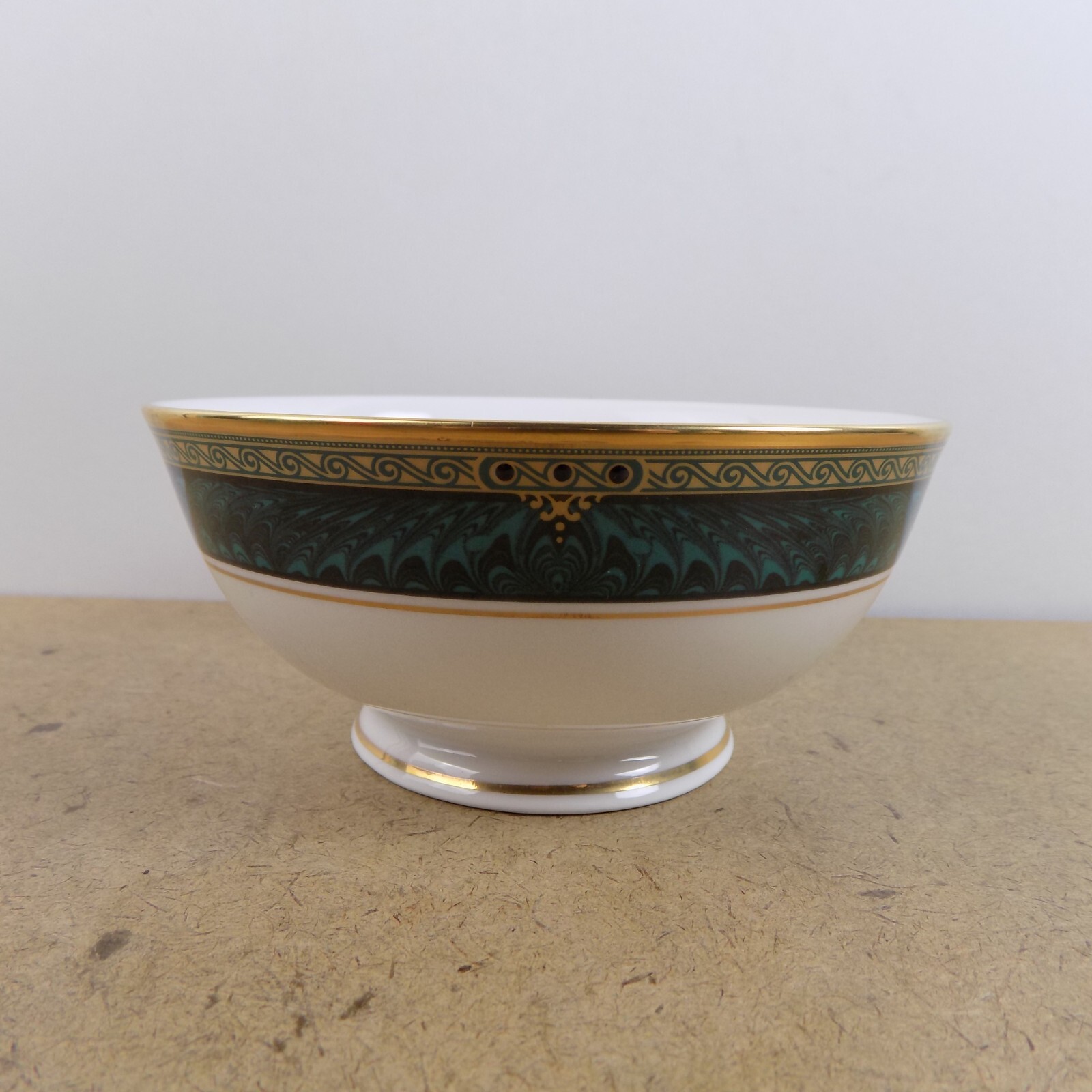 Lot of 4 Lenox Classic Edition Fruit or Dessert Bowls Green & Gold 4.8\