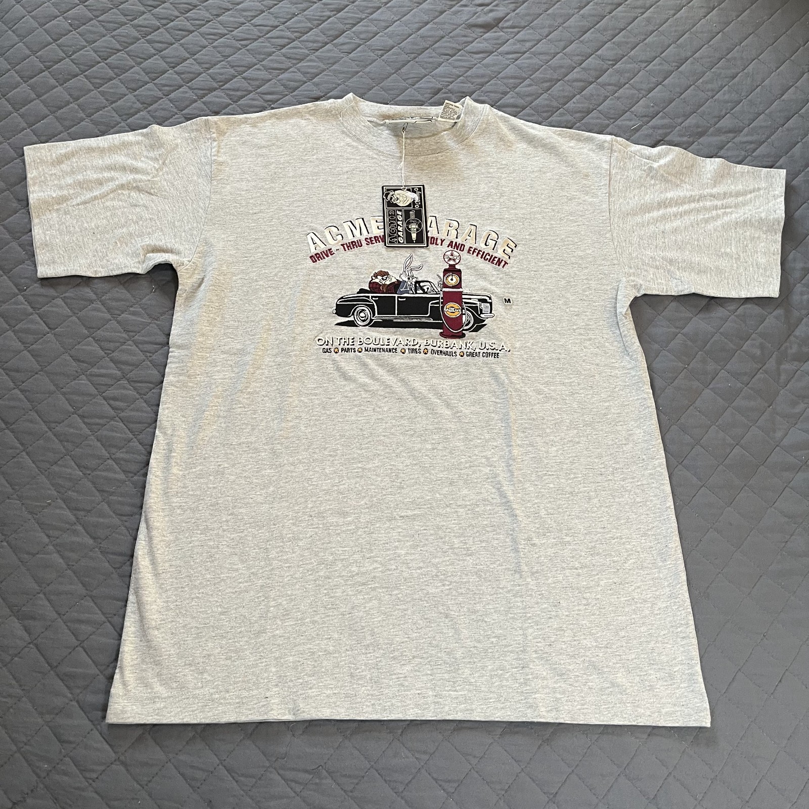 VTG 1994 Looney Tunes Acme Garage T-Shirt TAZ Bugs Bunny Warner Bros Sz M VTG 1994 Looney Tunes Acme Garage T-Shirt TAZ Bugs Bunny Warner Bros Sz M