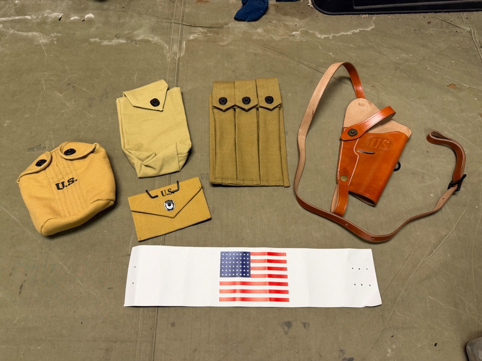 WWII US AIRBORNE PARATROOPER THOMPSON AMMO POUCH, M3 .45 HOLSTER BELT GEAR LOT WWII US AIRBORNE PARATROOPER THOMPSON AMMO POUCH, M3 .45 HOLSTER BELT GEAR LOT
