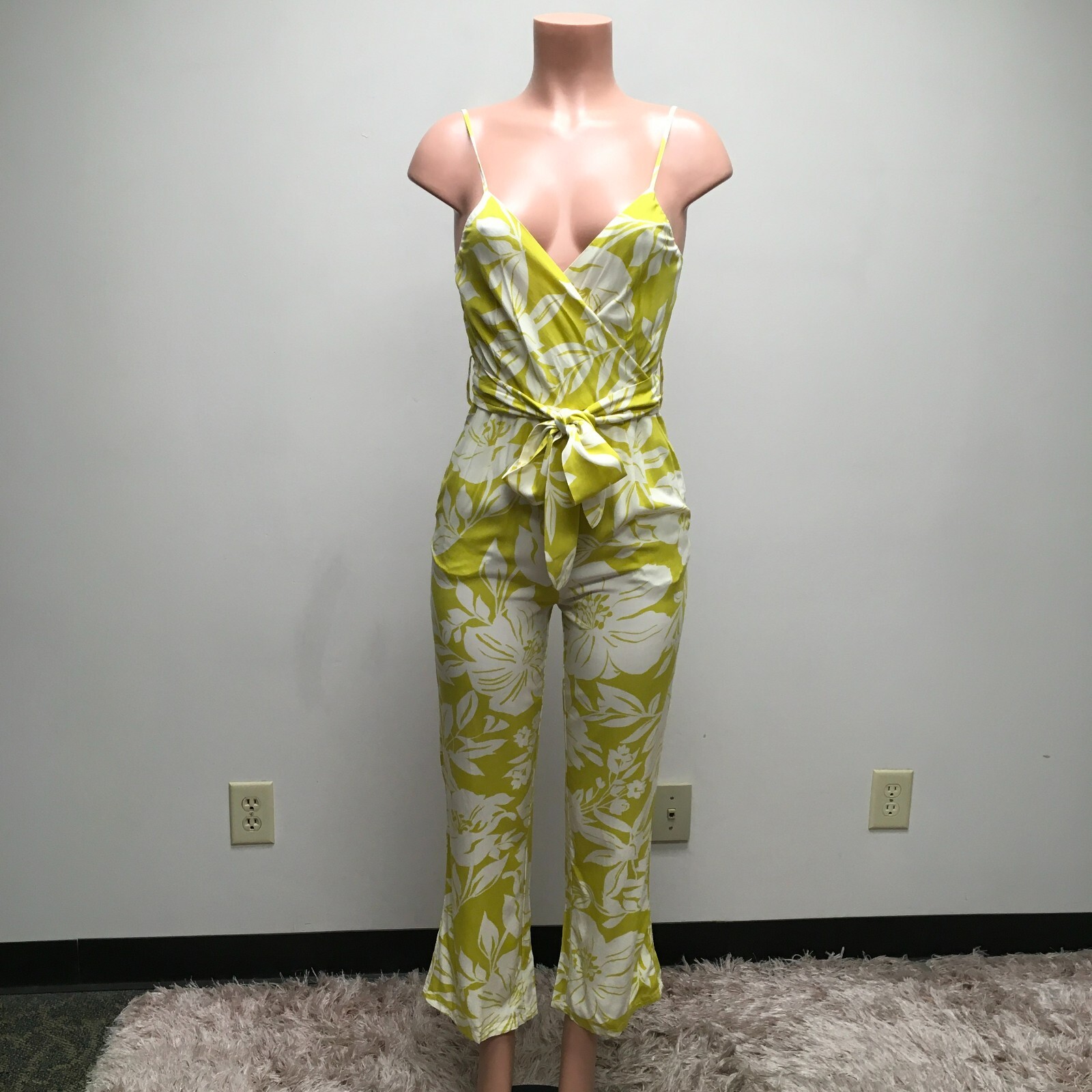 L Space Womens Yellow Floral Cami V Neck Bootcut Leg Tie Belt Alora Jumper S New