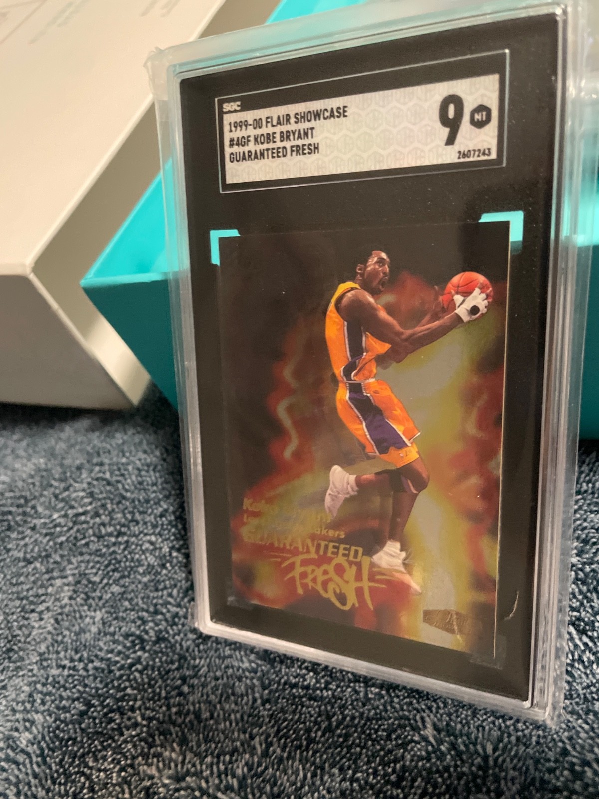 1999-00 Flair Showcase #4GF Kobe Bryant Guaranteed Fresh 1999-00 Flair Showcase #4GF Kobe Bryant Guaranteed Fresh