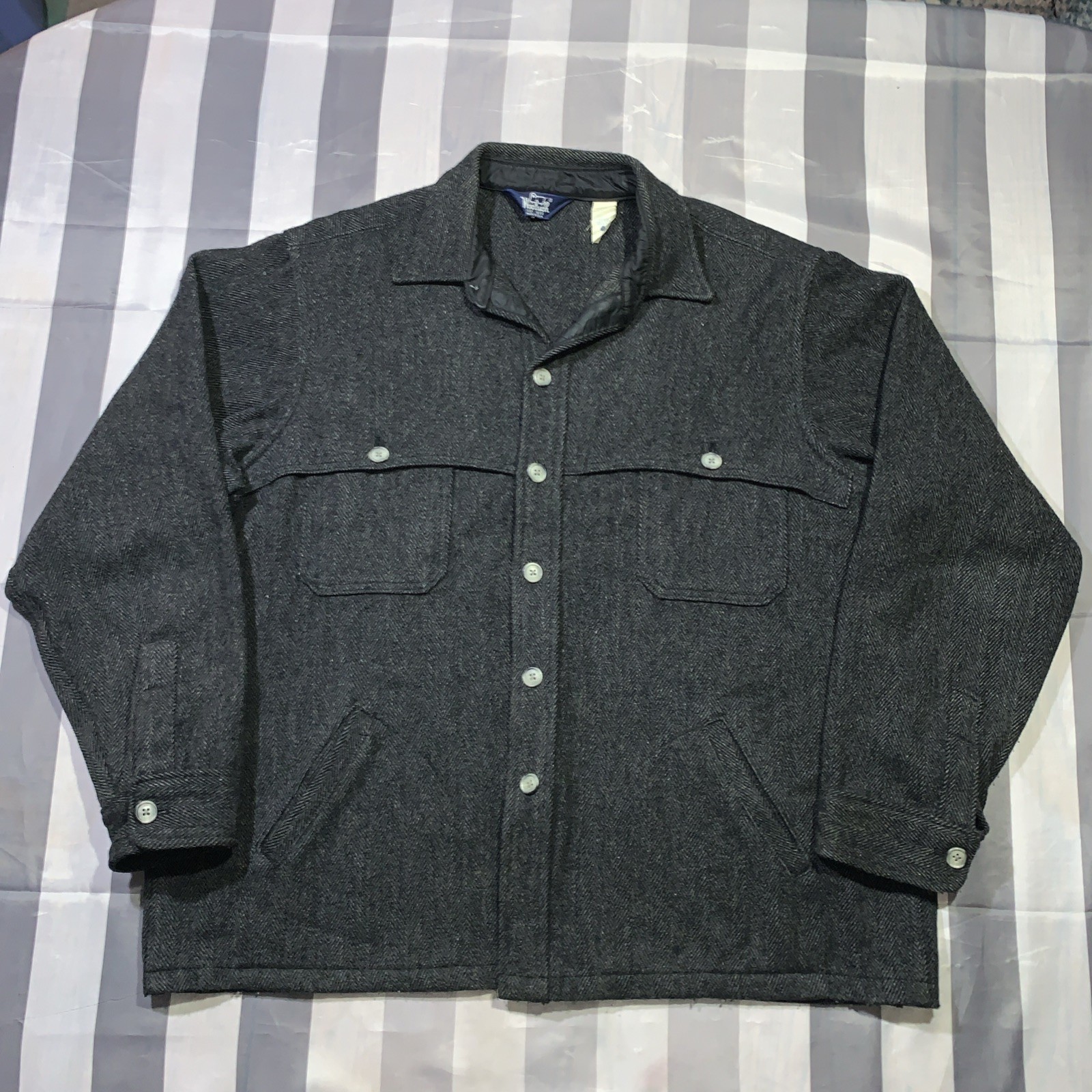 Vintage Woolrich Mackinaw Hunting Jacket Mens XL Herringbone USA Made Coat Vintage Woolrich Mackinaw Hunting Jacket Mens XL Herringbone USA Made Coat