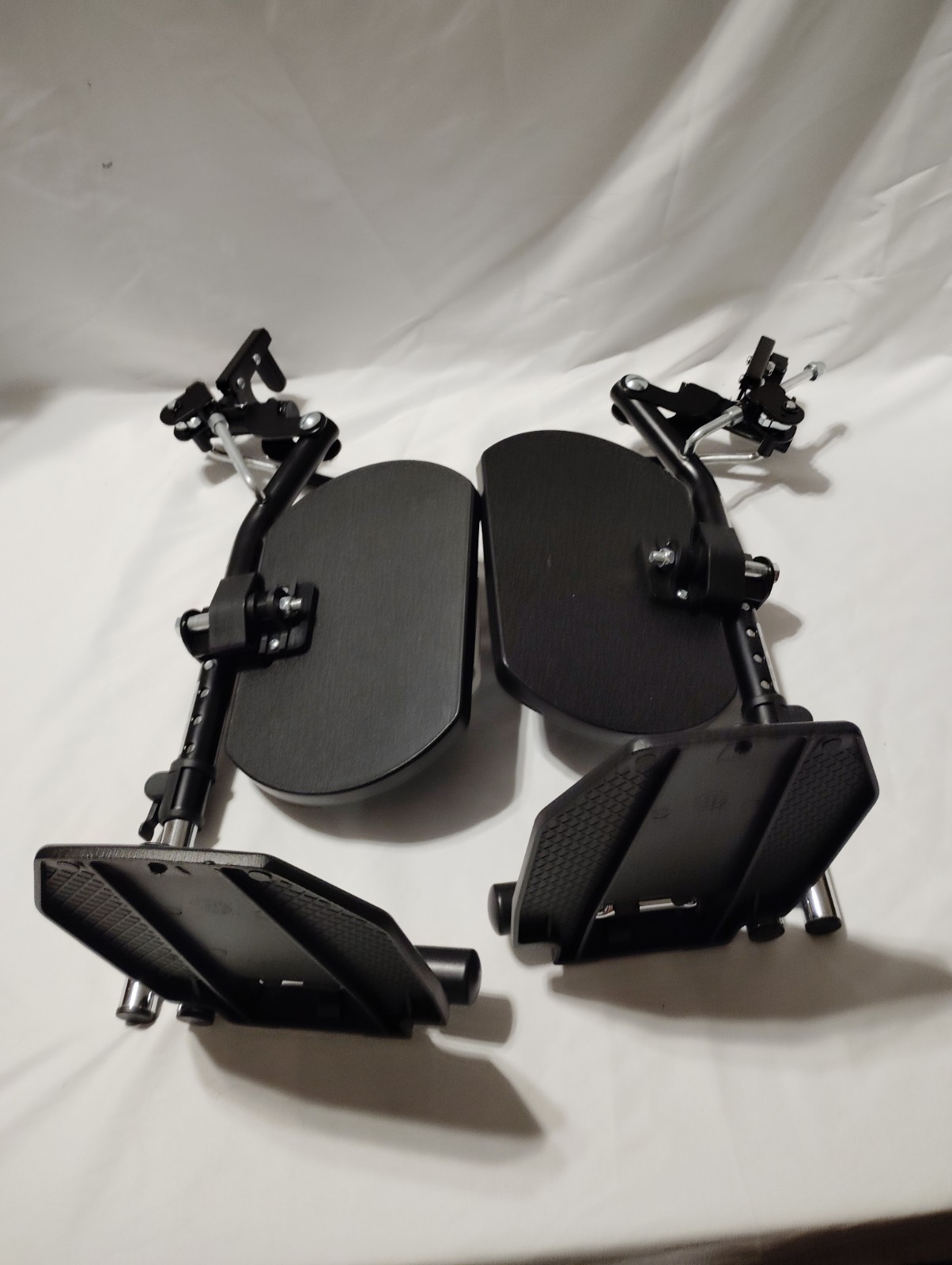 Invacare T94HCP Elevating Wheelchair Leg Rests... Invacare T94HCP Elevating Wheelchair Leg Rests...
