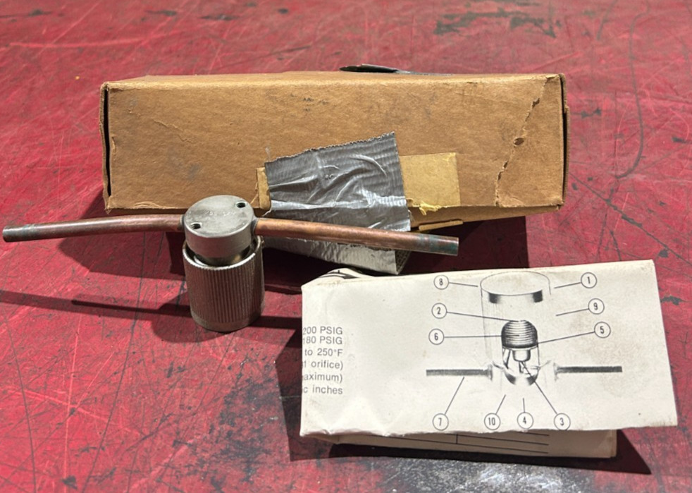 NEW IN BOX HOKE 4500 SERIES BELLOWS SEALED VALVE SHEET 3-150 8/72