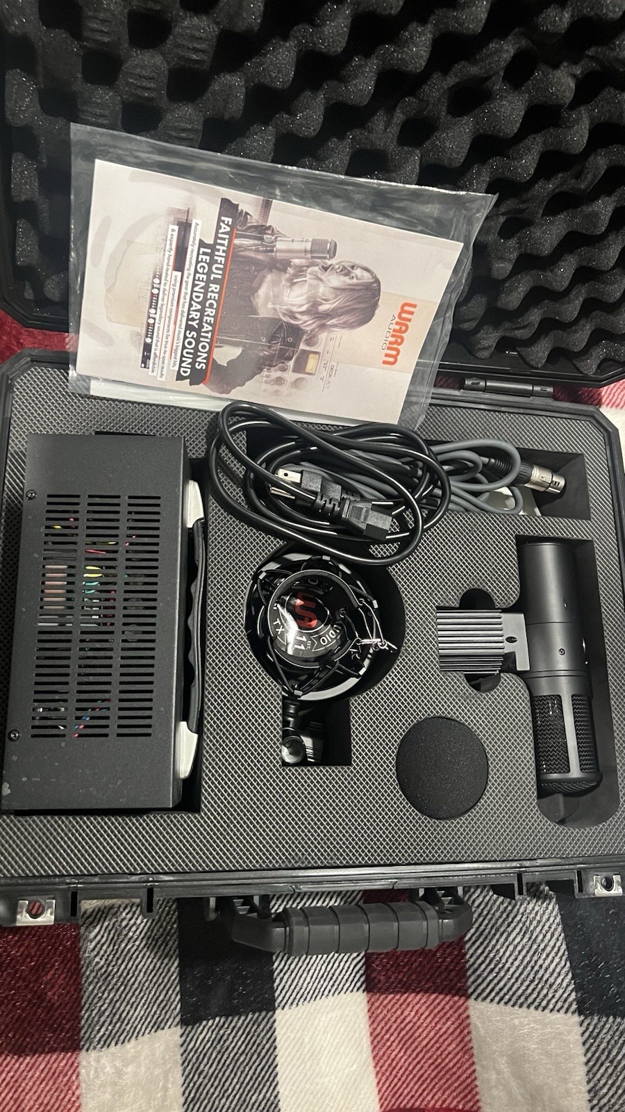 Warm Audio WA-8000 Large Diaphragm Tube Condenser Microphone Black with HardCase Warm Audio WA-8000 Large Diaphragm Tube Condenser Microphone Black with HardCase