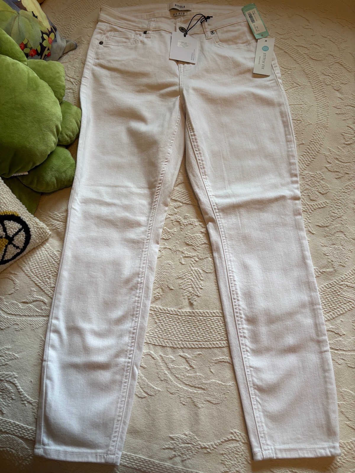 Pistola Women\'s White Skinny Jeans Size 28 Inseam 26.5 New Condition Stretch Pistola Women\'s White Skinny Jeans Size 28 Inseam 26.5 New Condition Stretch