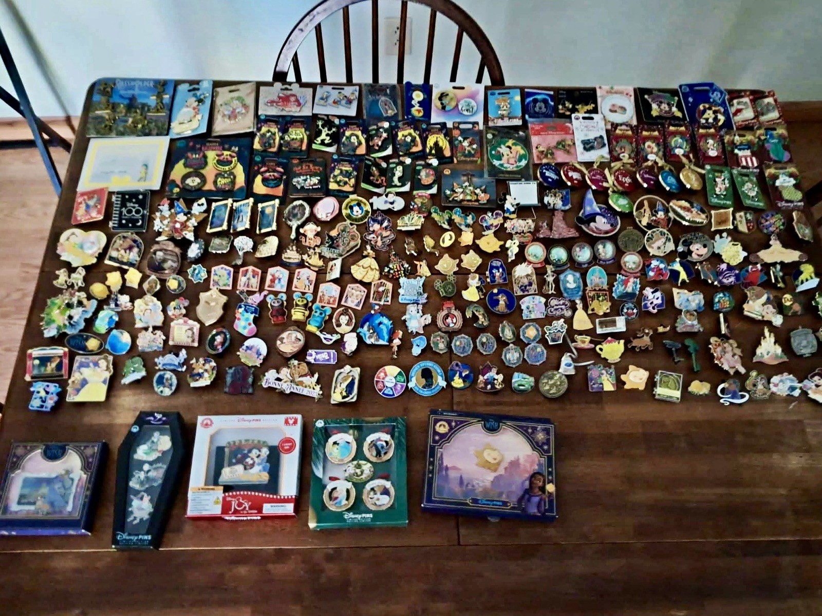 Huge Disney Pin Collection 275+ Pins LE LR Rare Retired WDW DLR Collector Lot