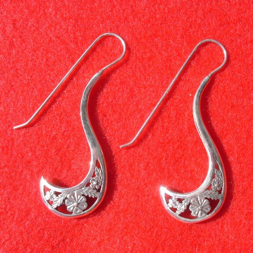 Handcrafted Sterling Silver Vintage Style Earrings Handcrafted Sterling Silver Vintage Style Earrings