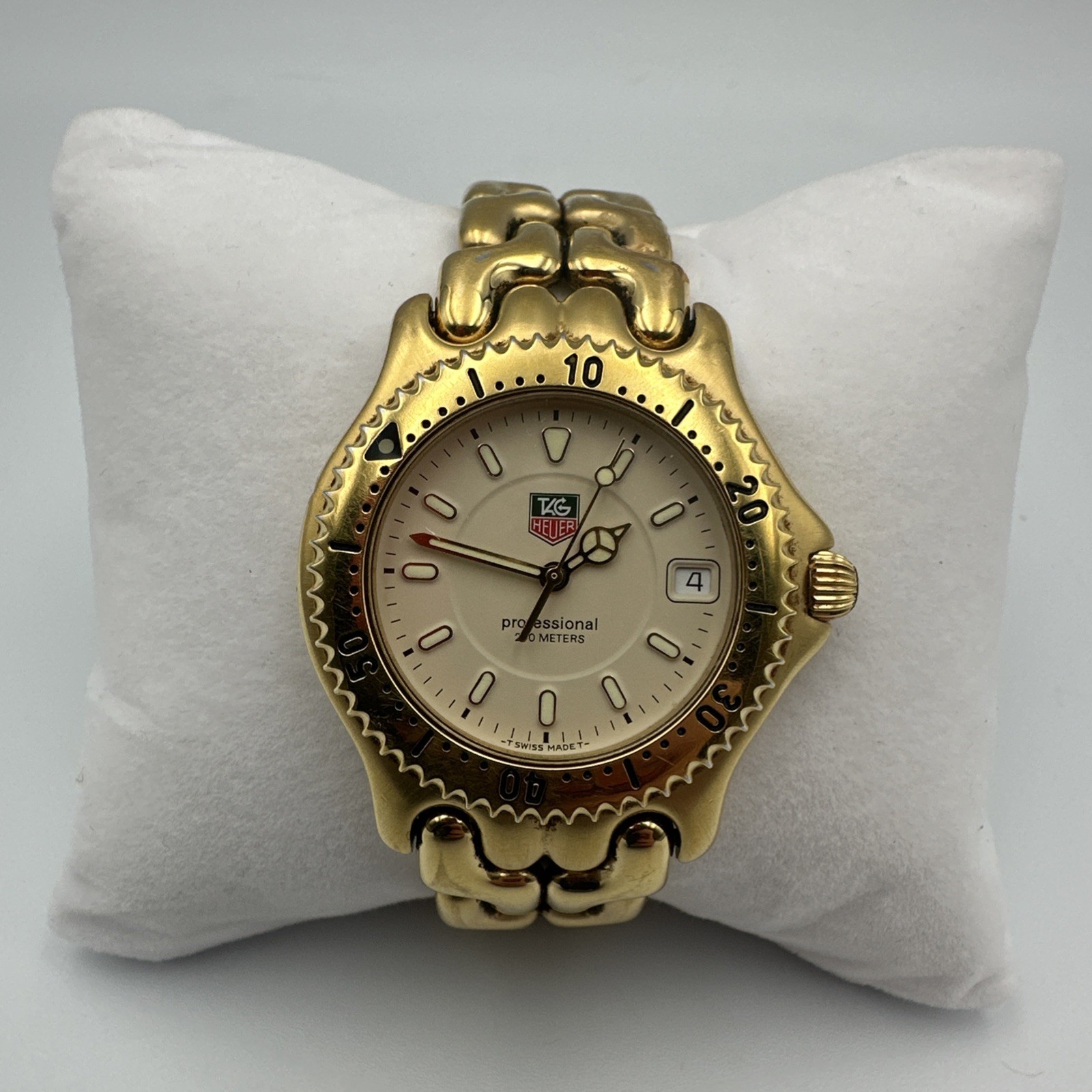 Vintage TAG Heuer Sel WG1130-0 Pro 200m Ivory Dial Gold 35mm Men\'s Watch NICE Vintage TAG Heuer Sel WG1130-0 Pro 200m Ivory Dial Gold 35mm Men\'s Watch NICE