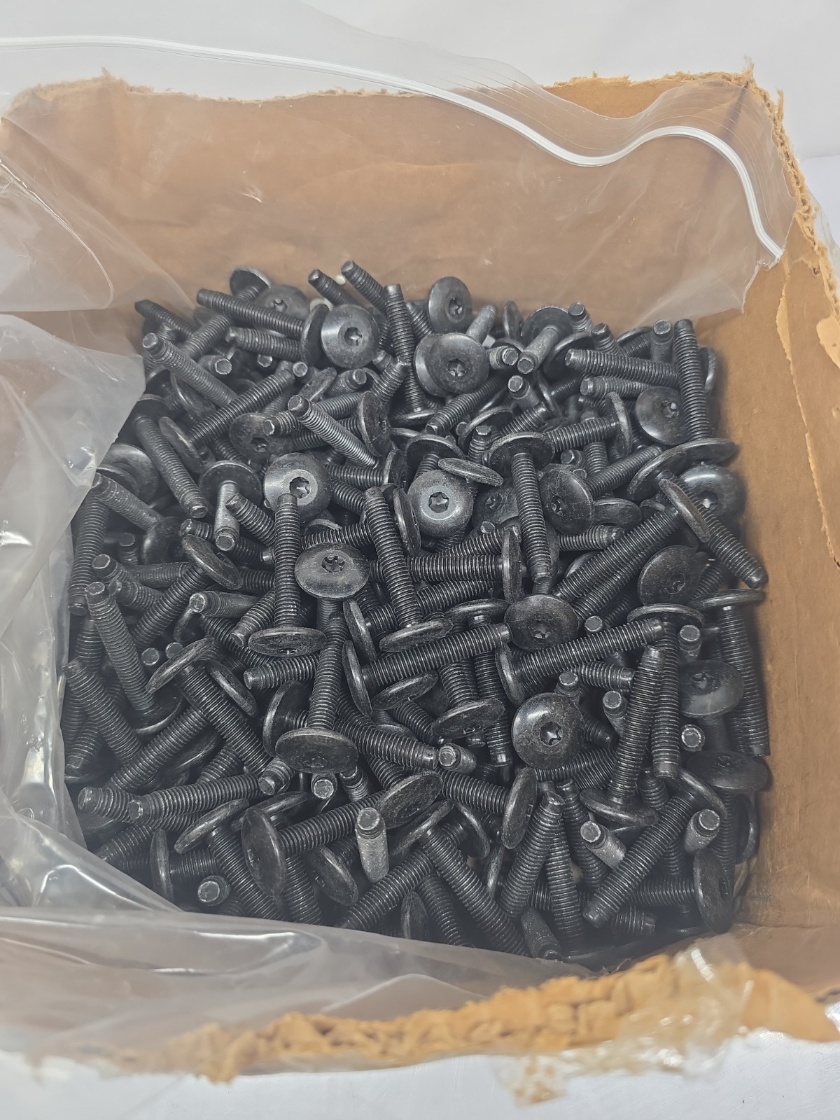 OEM GM Genuine Bolt 11604191 – Approx. 320 PCS – New Bulk Lot Factory Product OEM GM Genuine Bolt 11604191 – Approx. 320 PCS – New Bulk Lot Factory Product