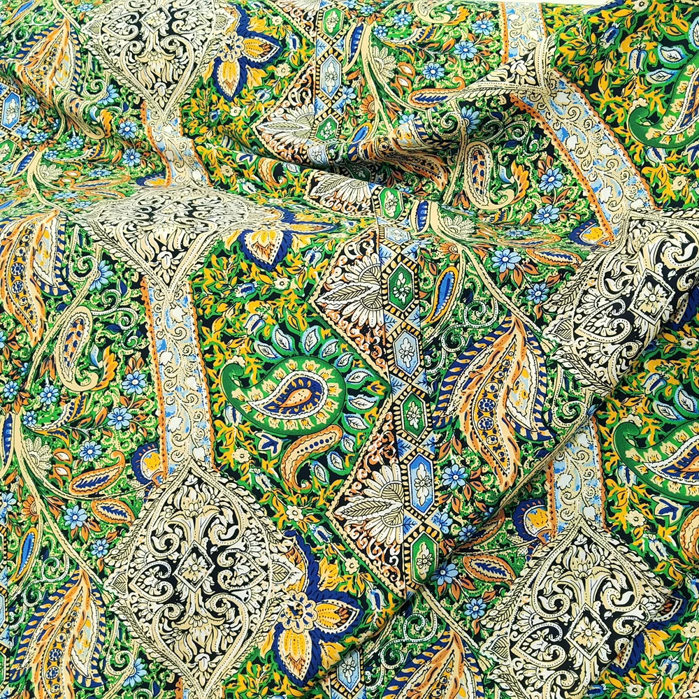 57\'\'Wide By Yard Vintage Paisley Viscose Fabric Dress Gown Material Rayon Poplin