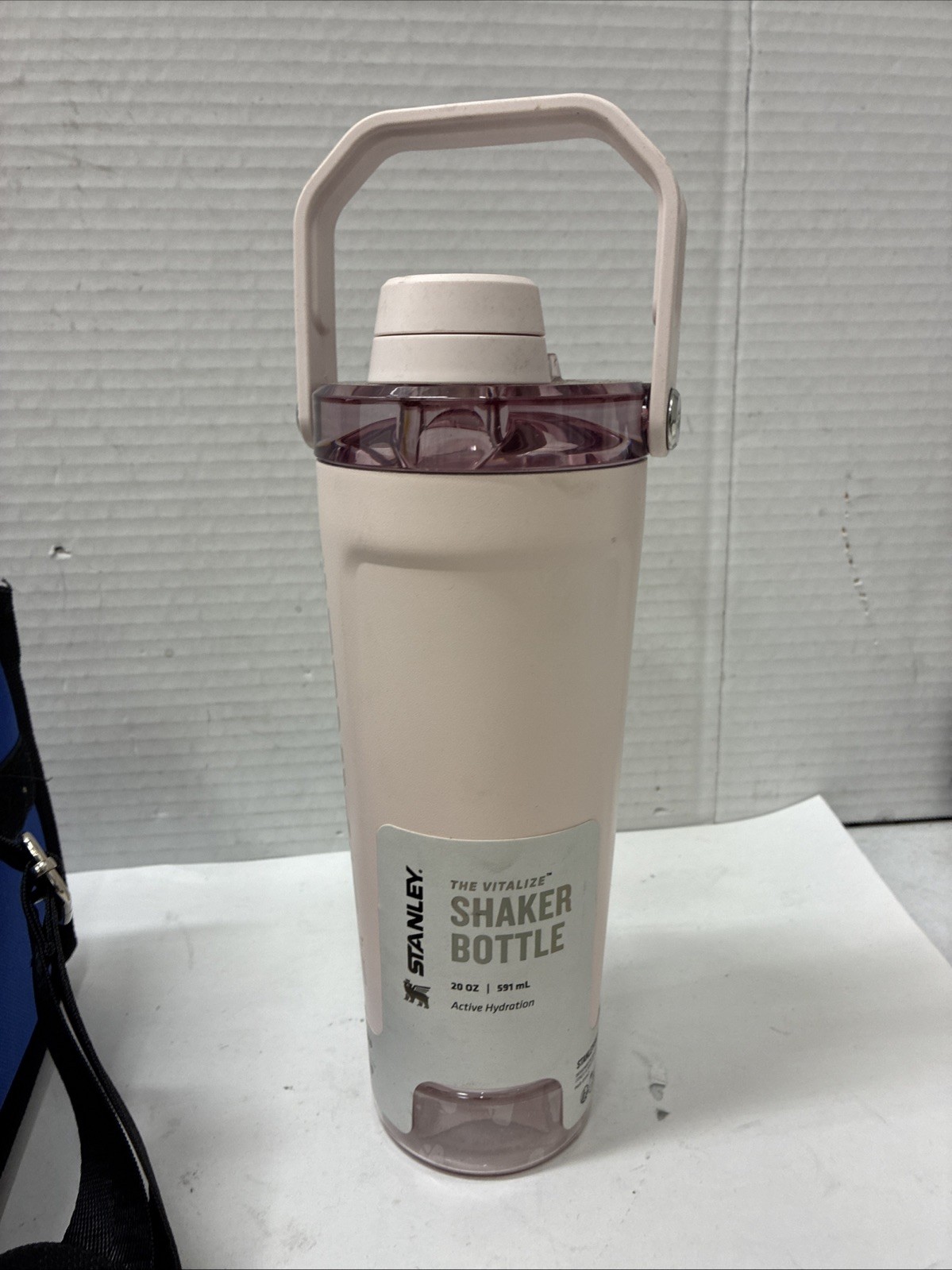 STANLEY Vitalize Shaker Bottle, 20 oz, Rose Quartz