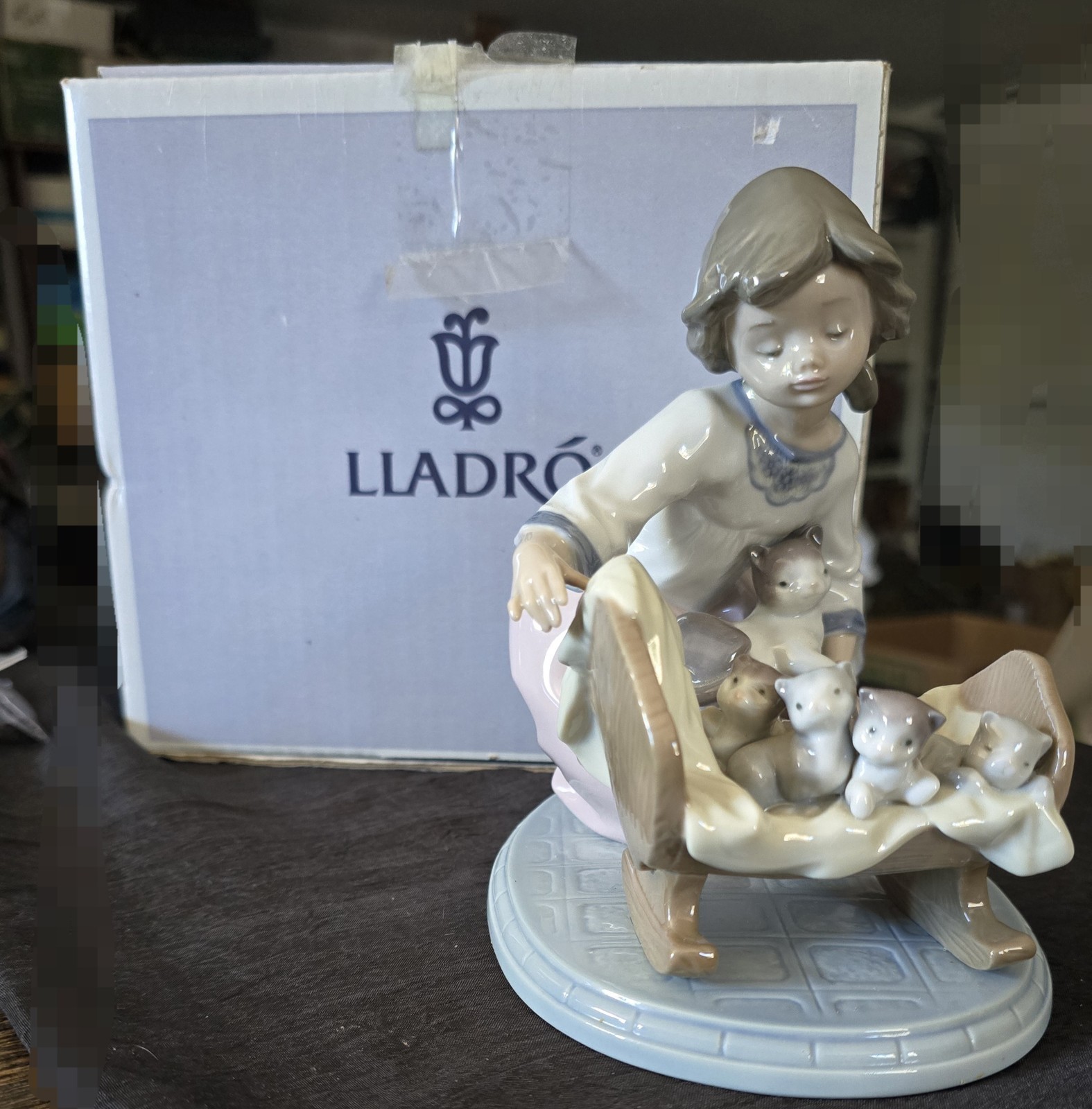 Lladro 5784 Cradle of Kittens Figurine - Girl with Kittens - Mint