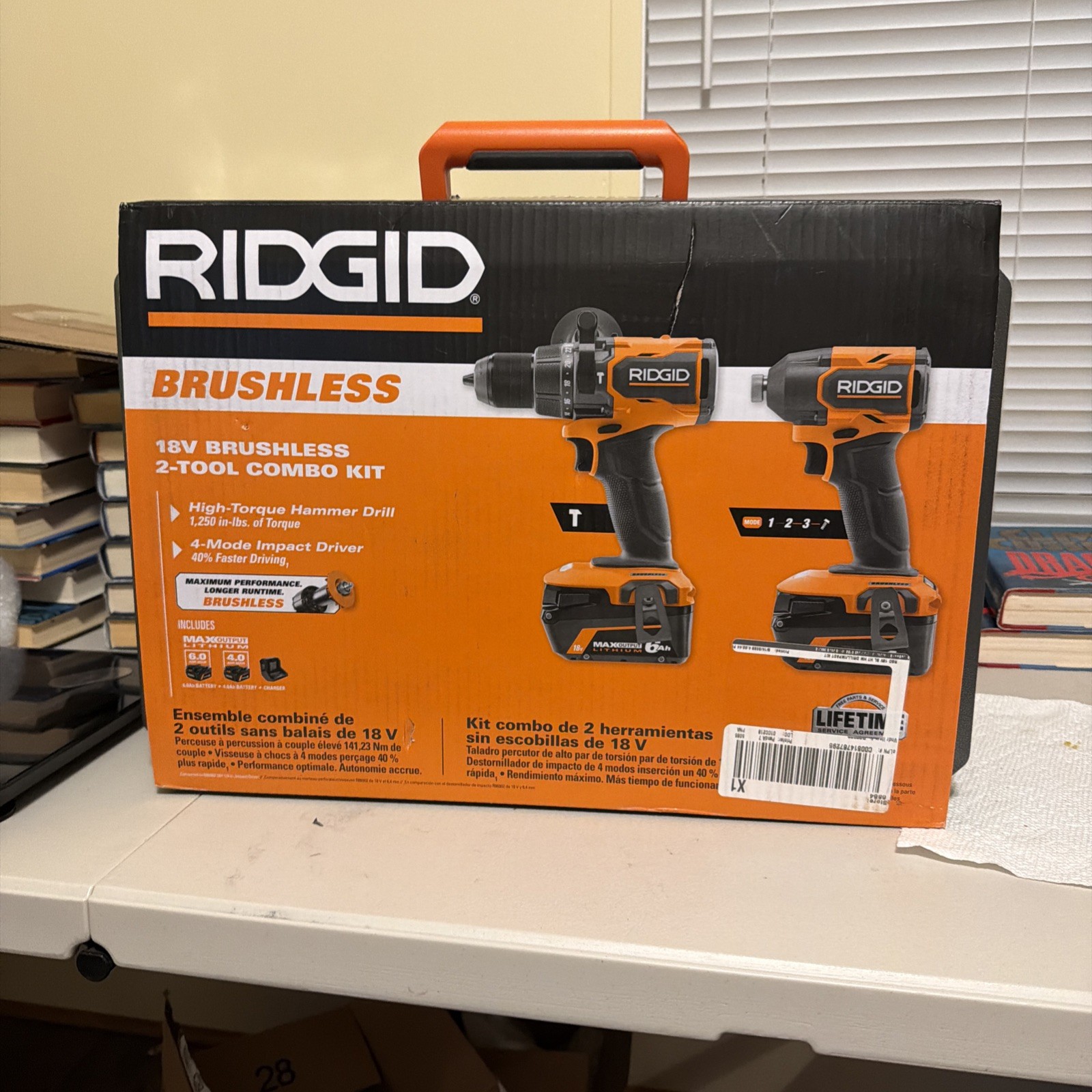 RIDGID 18V Brushless Lithium-Ion Combo Kit Hammer Drill Impact Driver R92082