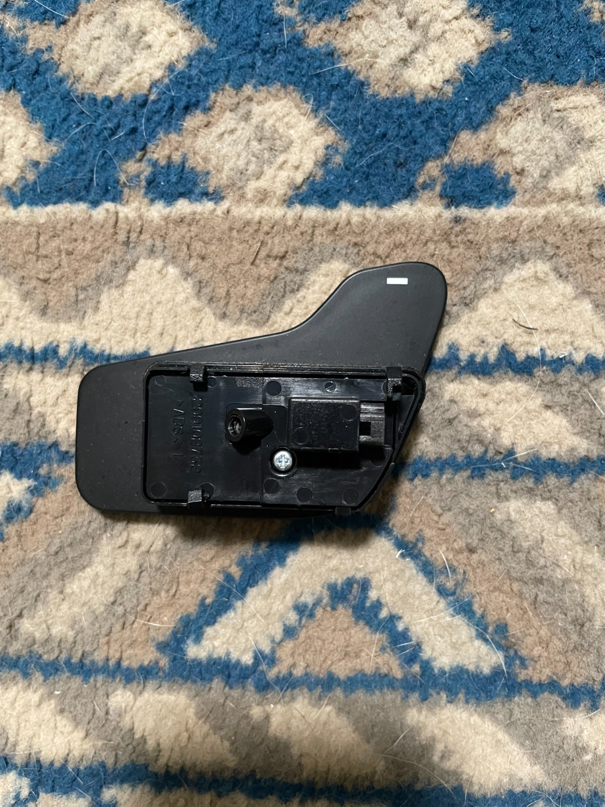 2012-2015 HYUNDAI VELOSTER STEERING WHEEL PADDLE SHIFTER OEM 299102733. 2012-2015 HYUNDAI VELOSTER STEERING WHEEL PADDLE SHIFTER OEM 299102733.