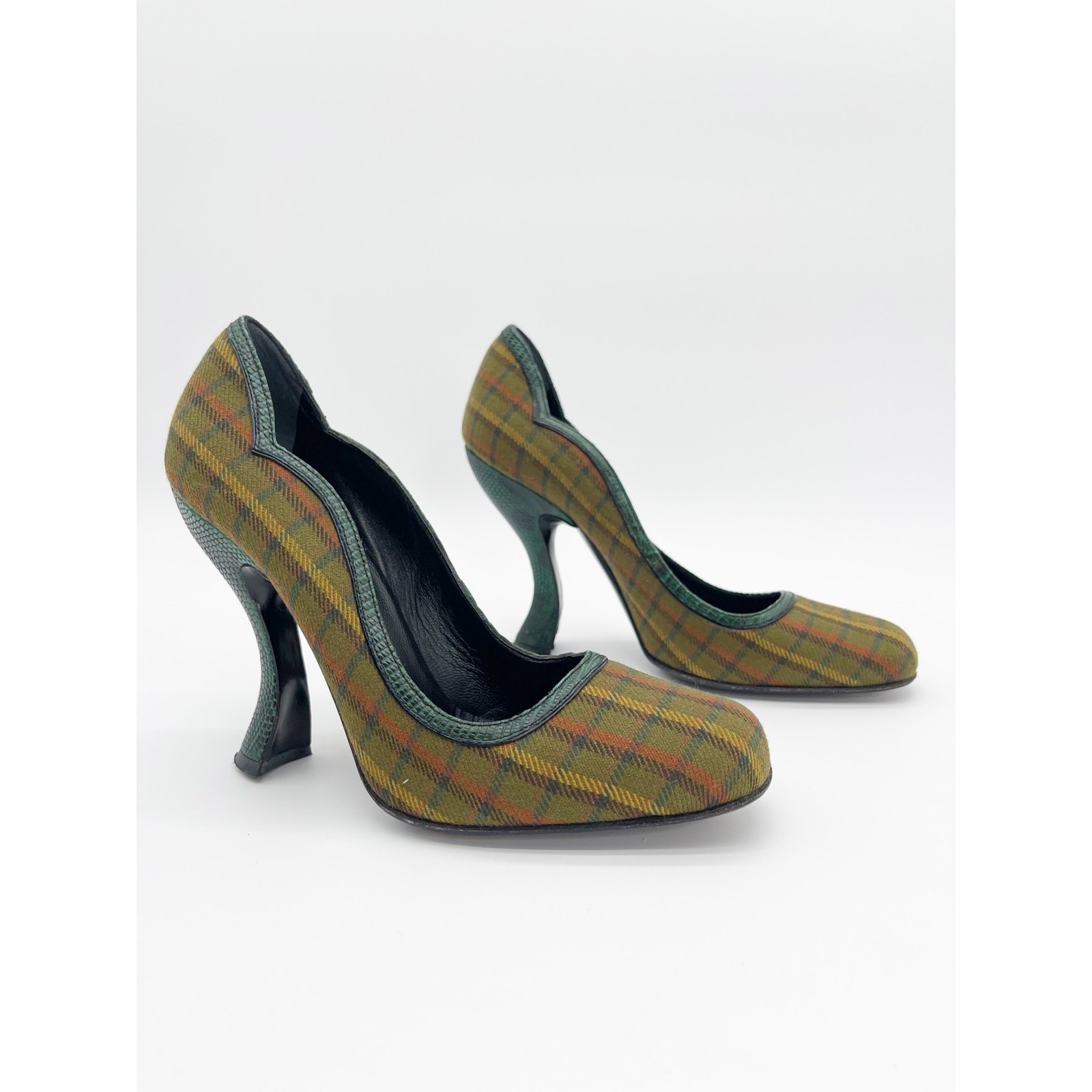 Prada Vintage F/W 2004 Plaid Lizard Embossed Trim Sculptural Heel Pumps IT 39.5