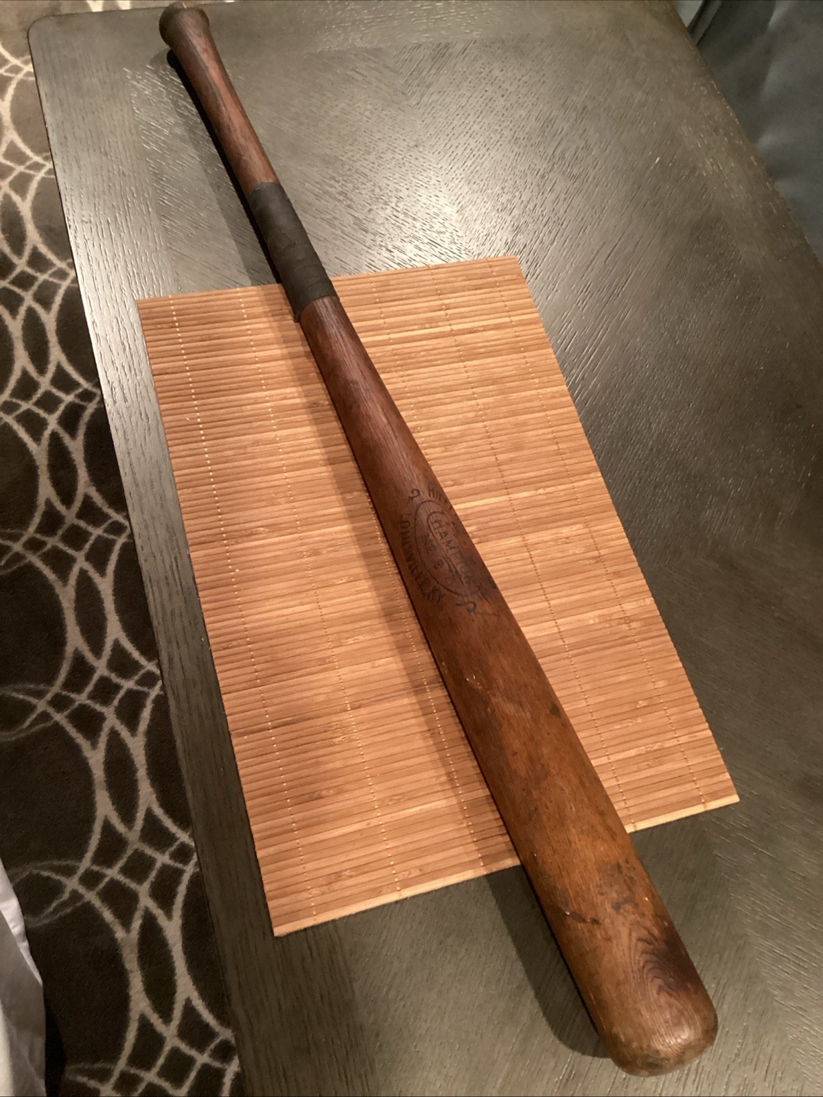 Vintage 1920s Hillerich & Bradsby Co. Wood Baseball Bat Champion No.8 34\ Vintage 1920s Hillerich & Bradsby Co. Wood Baseball Bat Champion No.8 34\