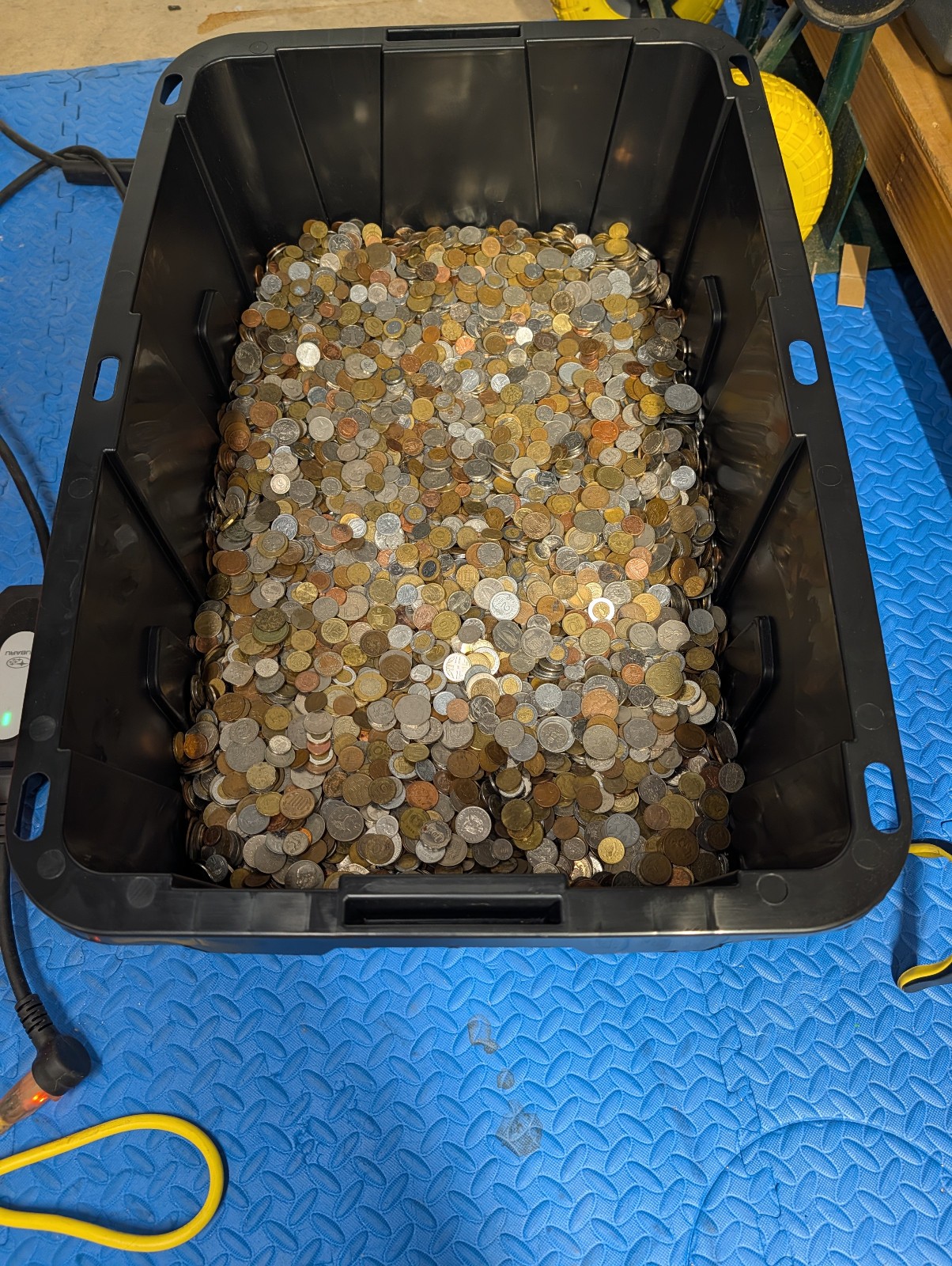 1 Pound Lot of Mixed Foreign Coins | 1800s - modern | Bulk World Coins