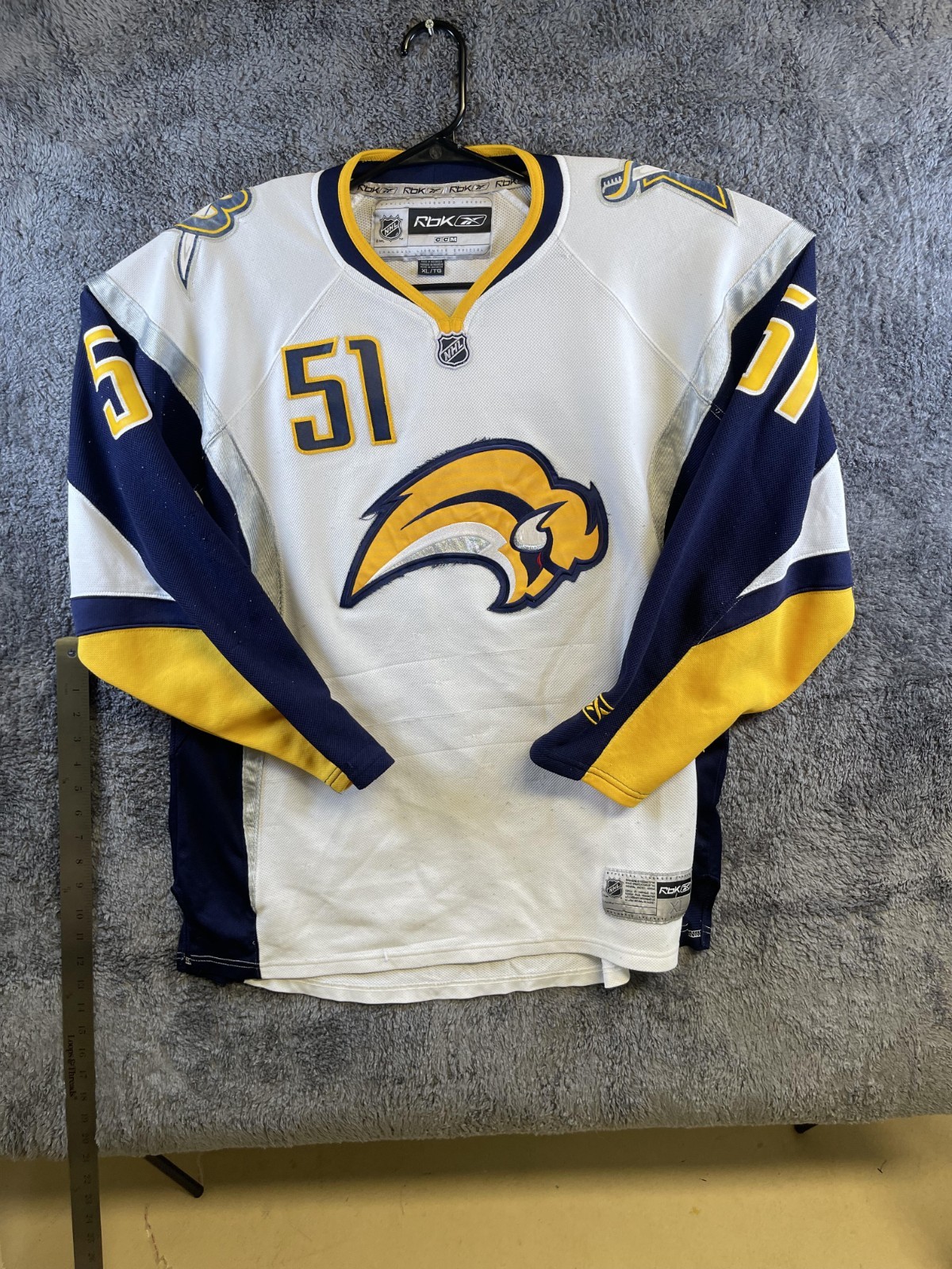 Vintage Reebok Buffalo Sabres CCM NHL Jersey Men\'s White XL Brian Campbell #51