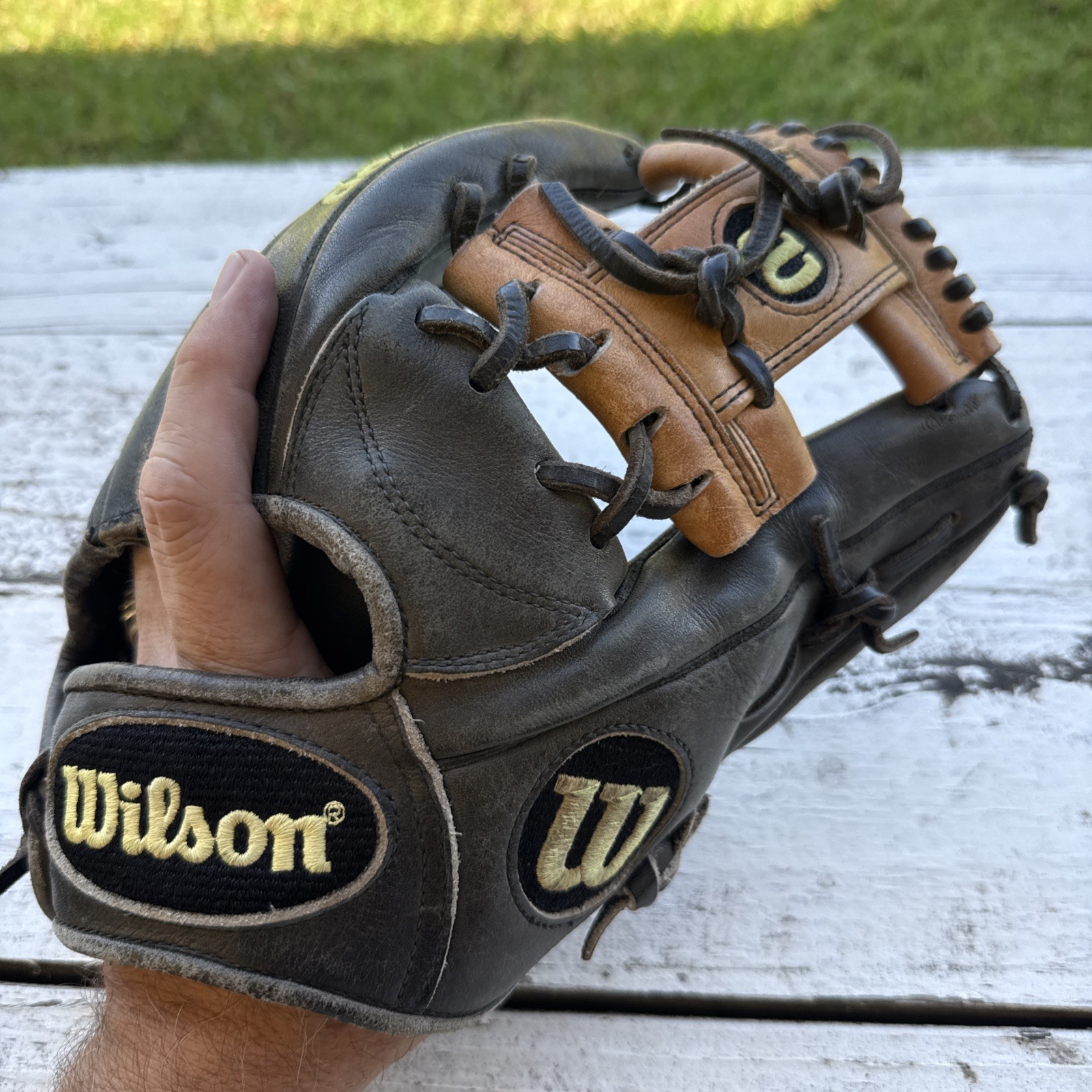 Wilson Black Leather A2000 Baseball glove Broken In Pro Stock 1787