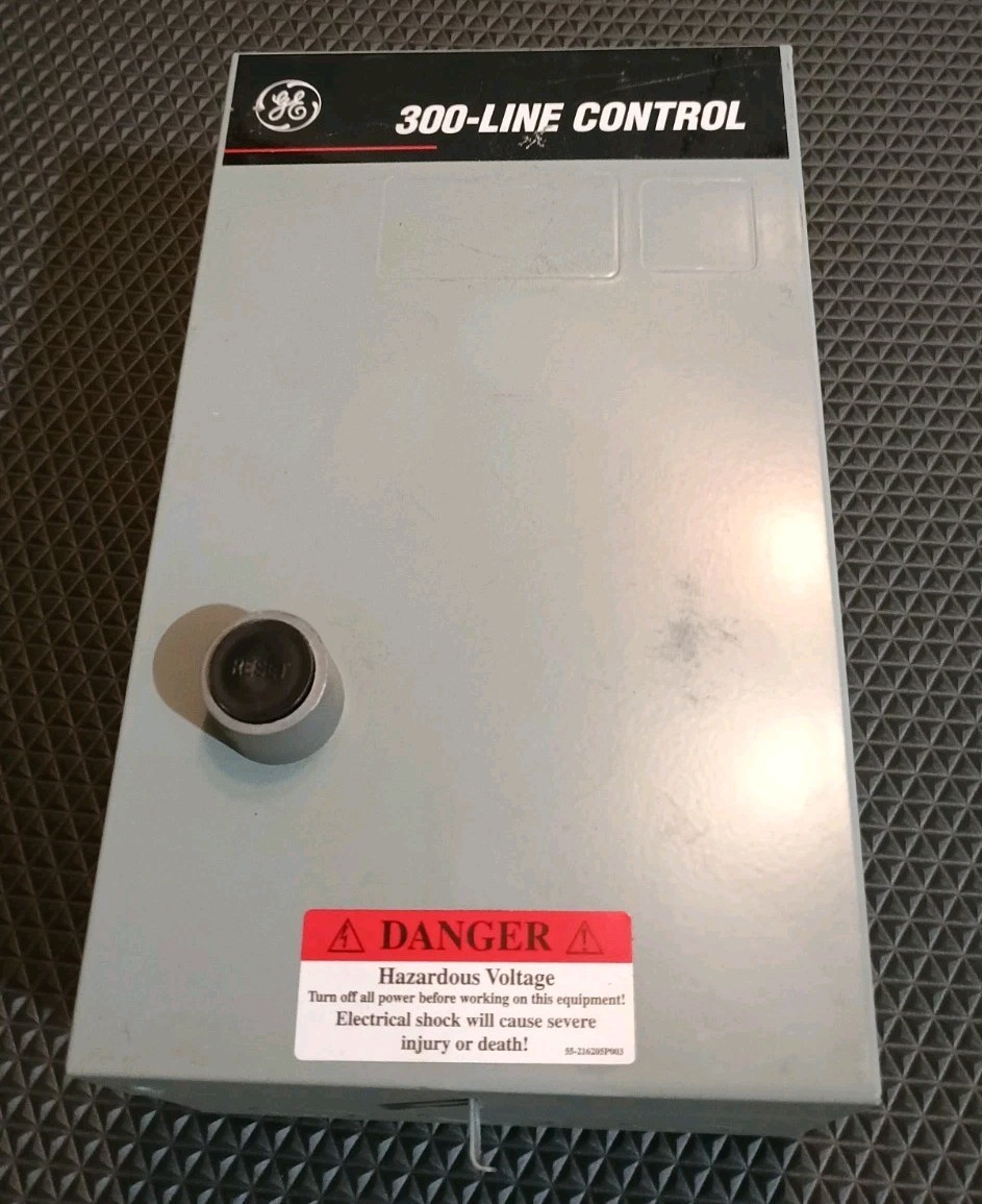 NEW GE 300-LINE CONTROL Magnetic Reversing Controller Type 1 Enclosure CR309B002 NEW GE 300-LINE CONTROL Magnetic Reversing Controller Type 1 Enclosure CR309B002